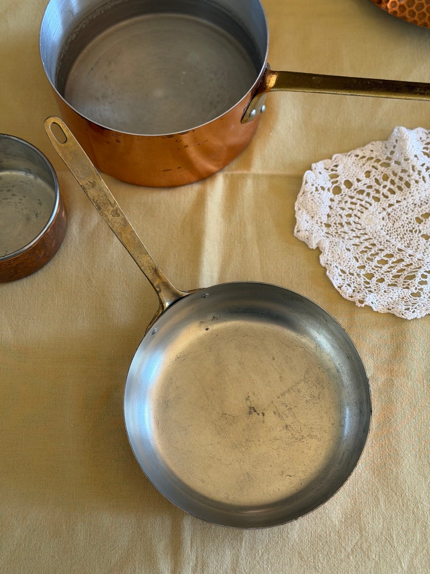 Tigaie medie din cupru și alamǎ, 1970s