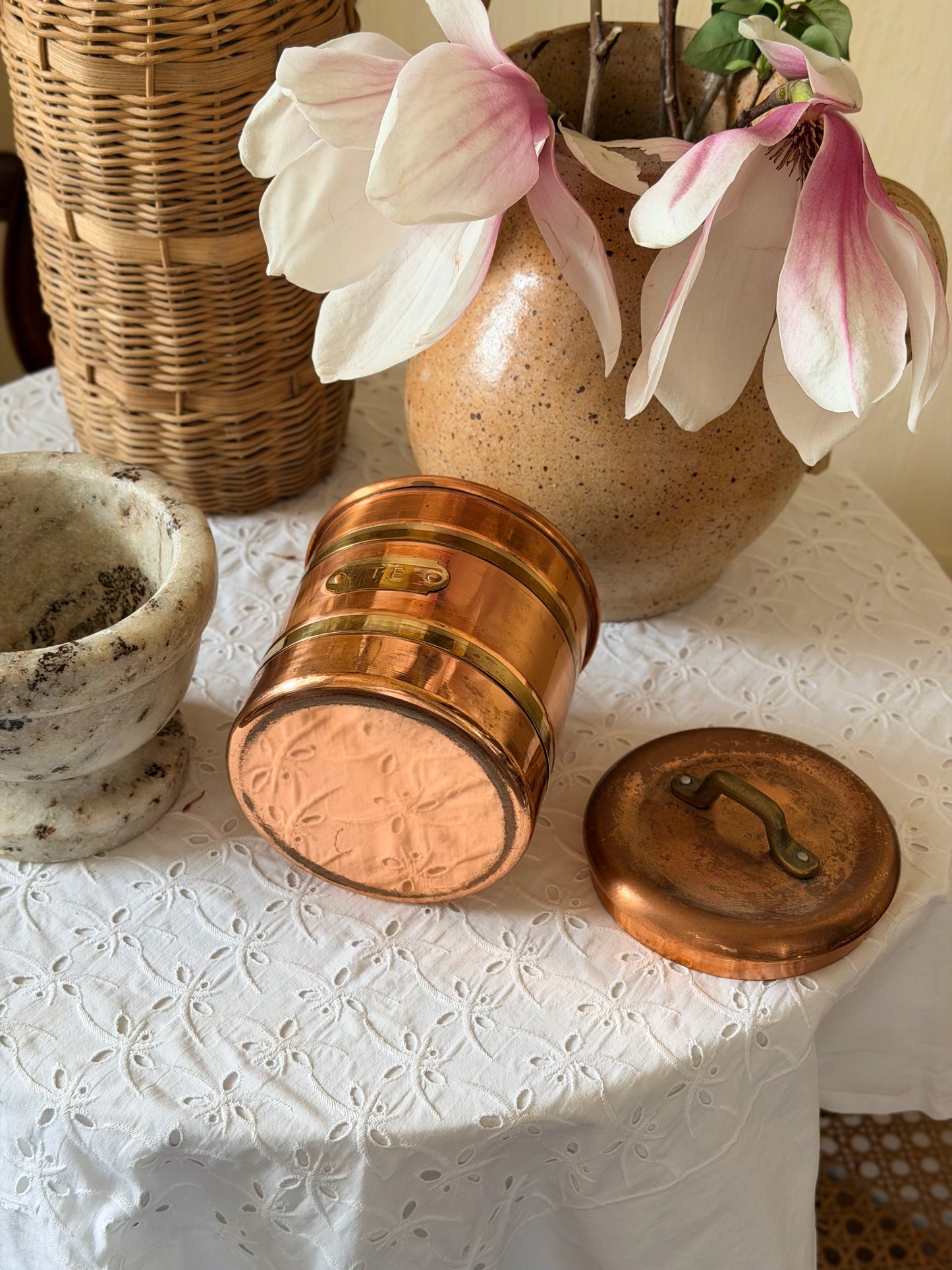 Recipient Sweden by Dorre pentru ceai din cupru și alamă, cca 1970