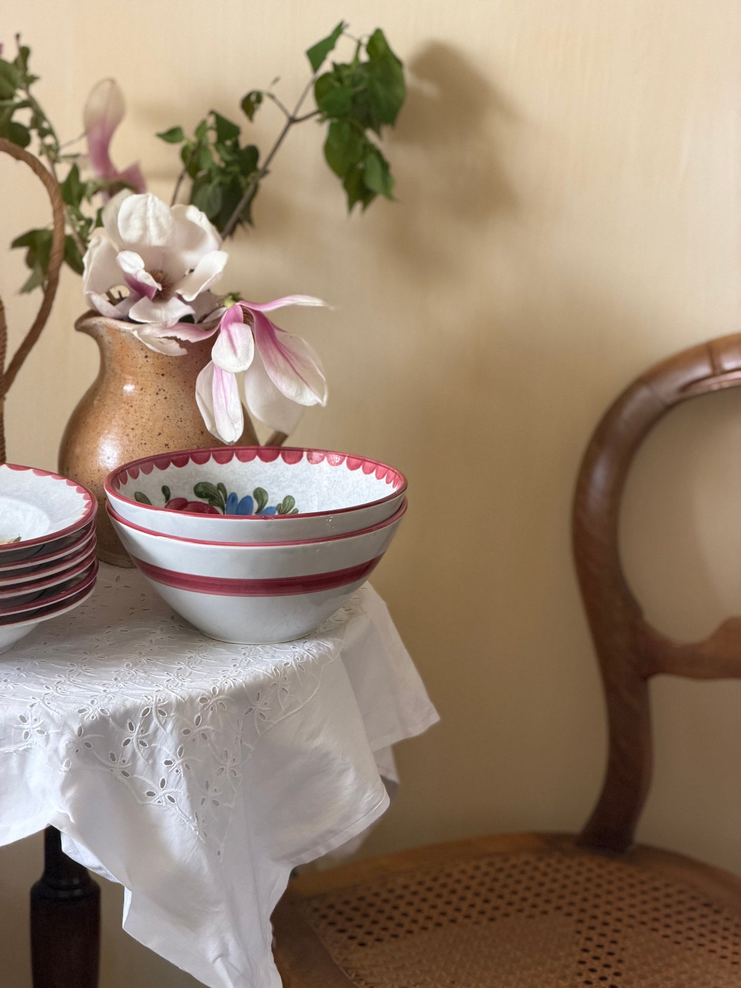 Diverse seturi de masă pictate manual din ceramică