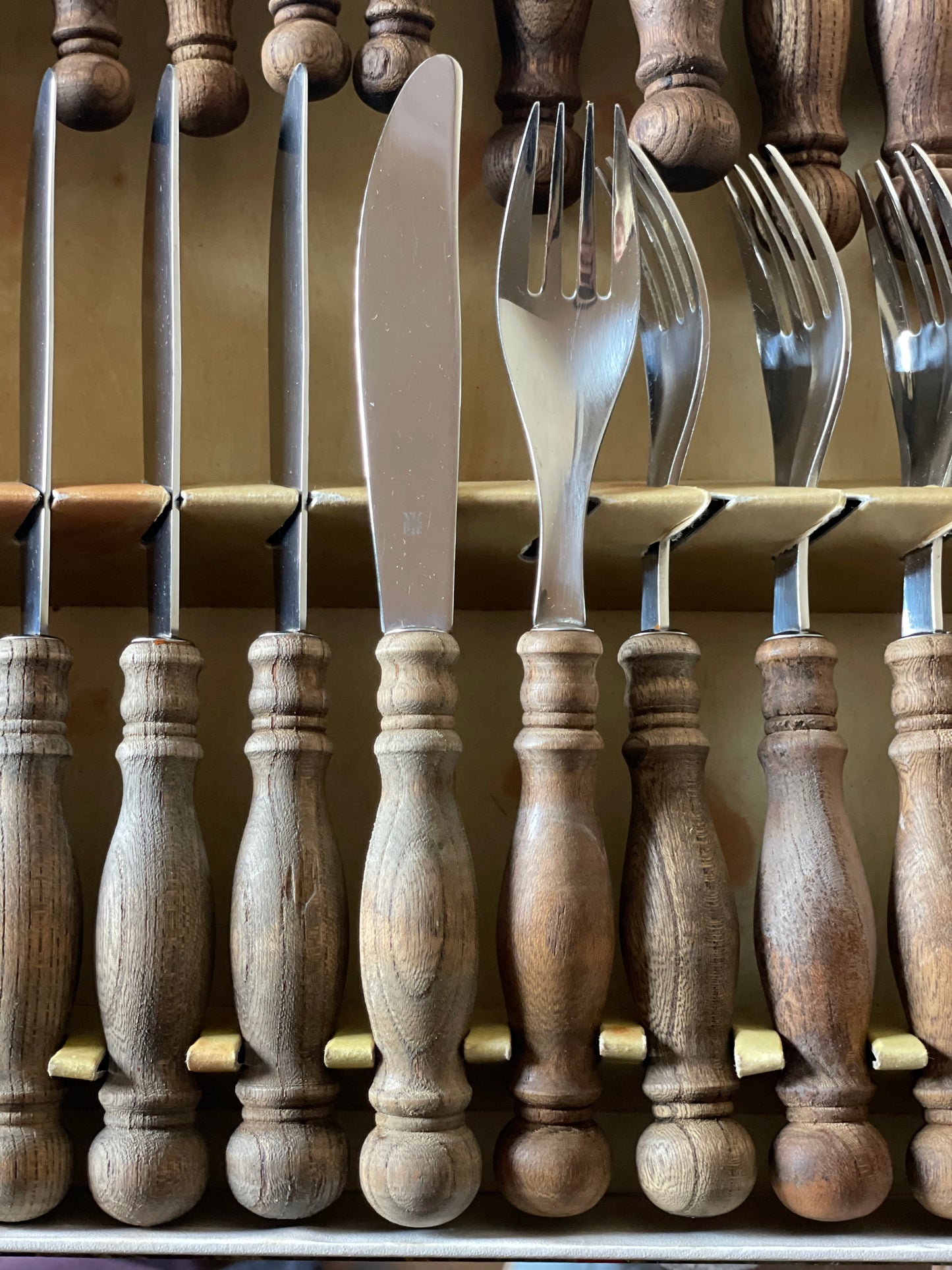 Set de 24 tacâmuri vintage WMF, Burgund