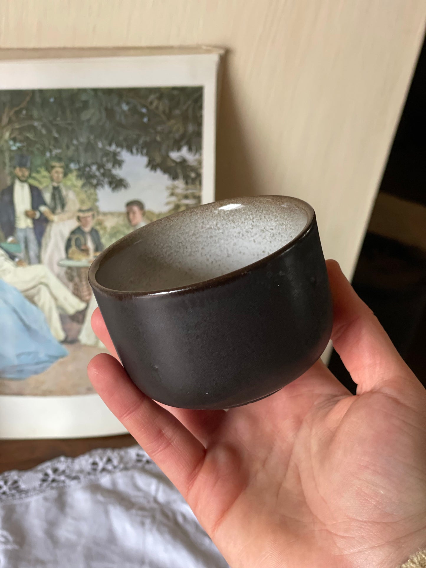 Diverse cǎni din ceramicǎ pentru cafea/ceai