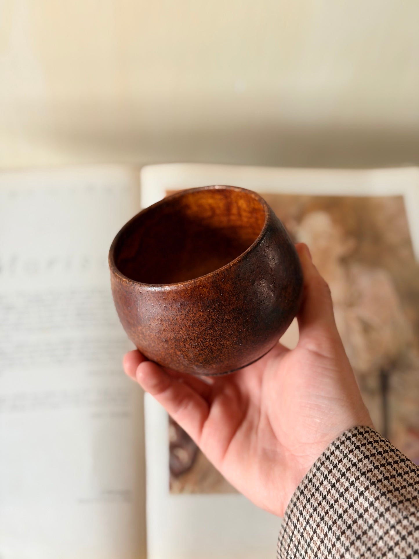 Cană vintage din ceramică lucrată manual