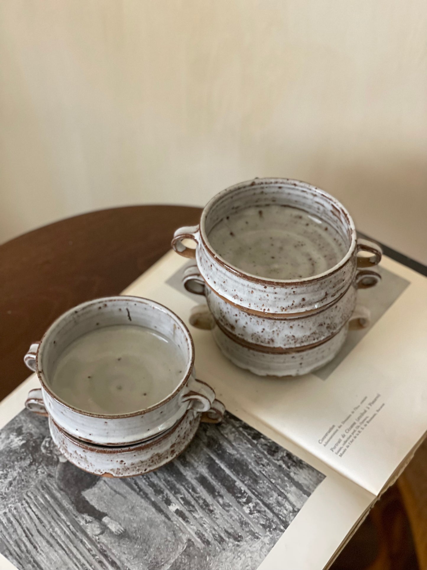 Boluri cu mânere din ceramică glazurată Peter Fitzner