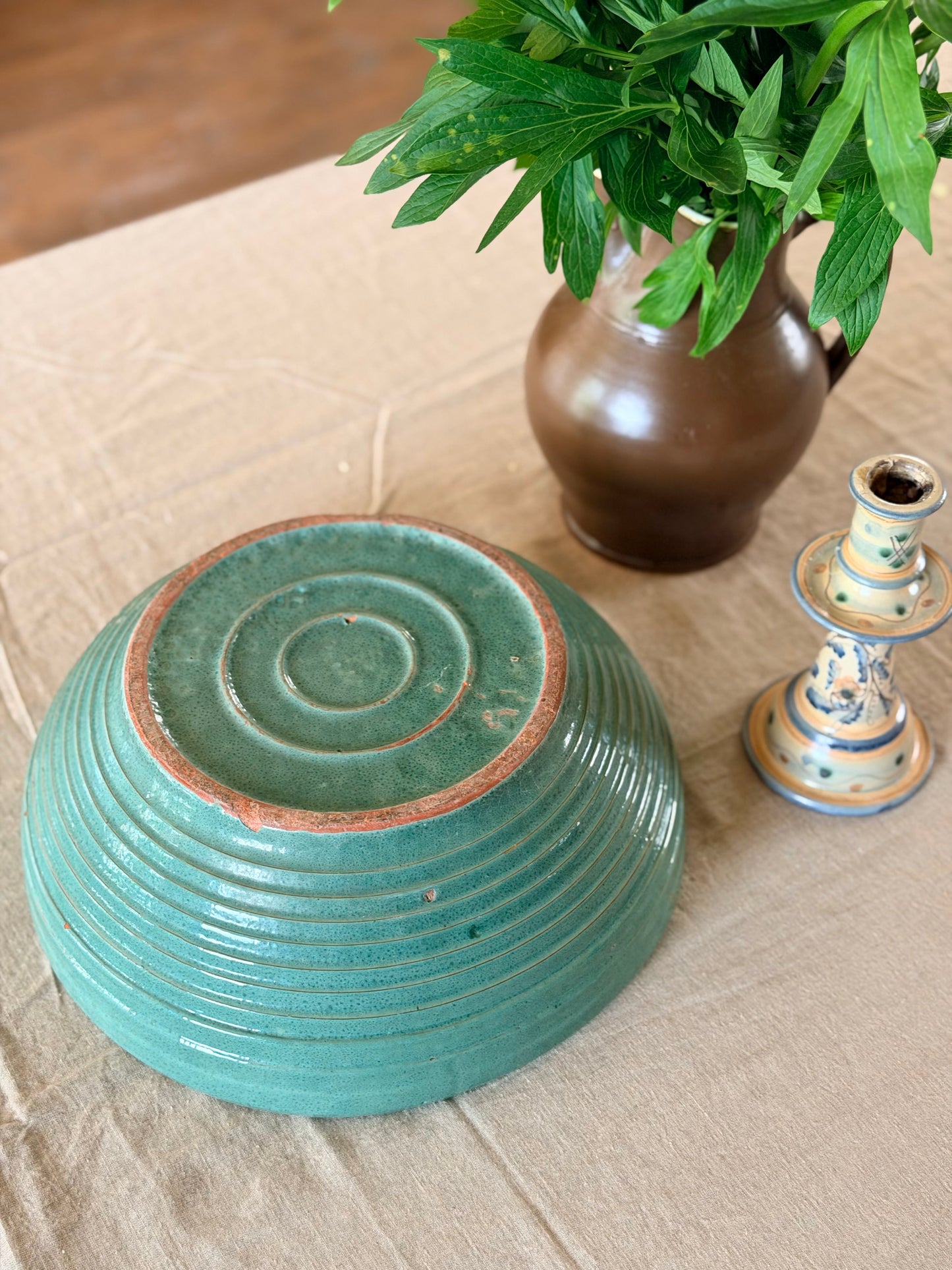 Vas de frământat din ceramică glazurată, lucrat manual