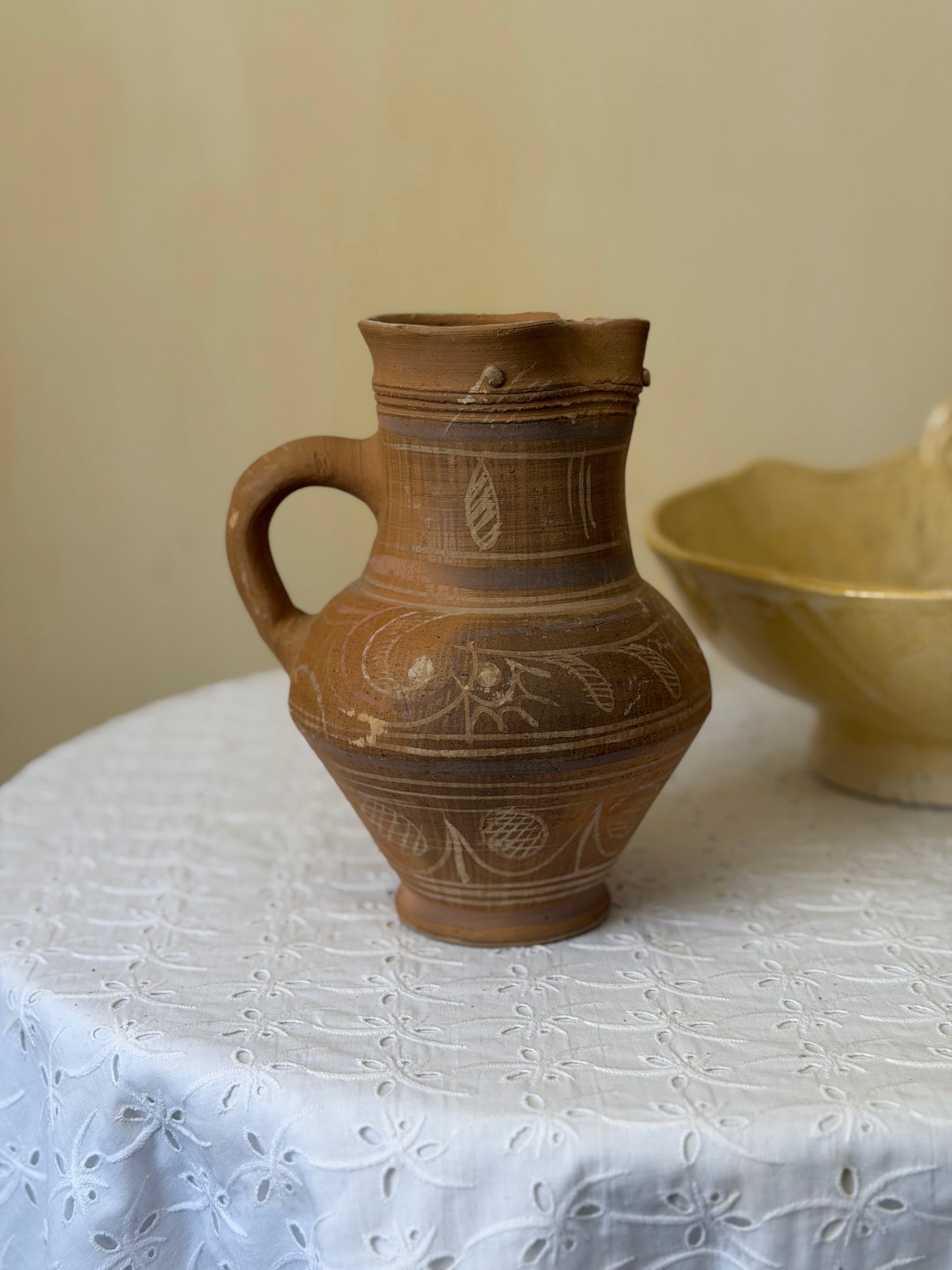 Vaza/Ulcior din ceramica natur, lucrata manual Spania 1930