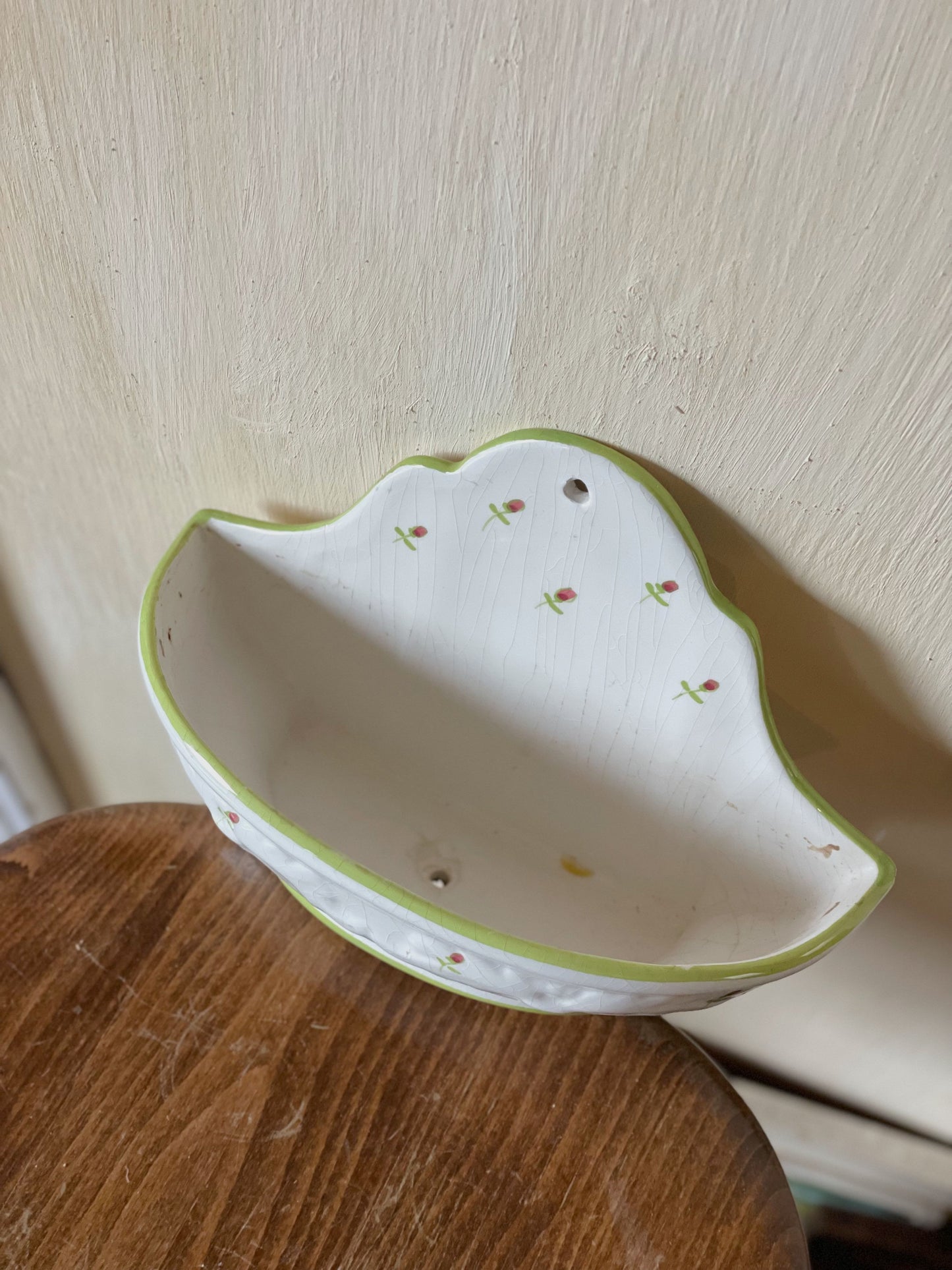 Suport floral din ceramică pictată manual