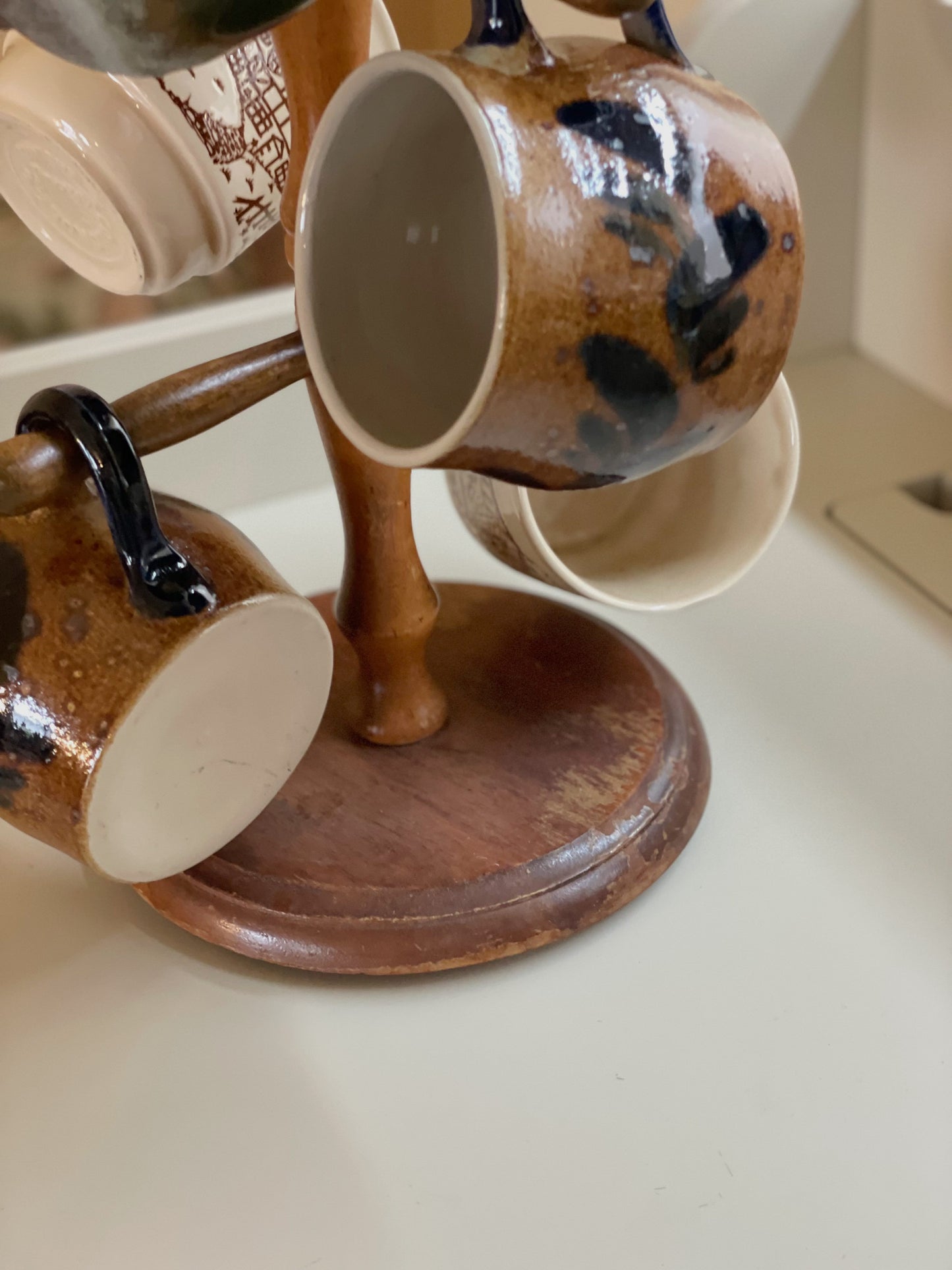 Suport vintage pentru căni din lemn