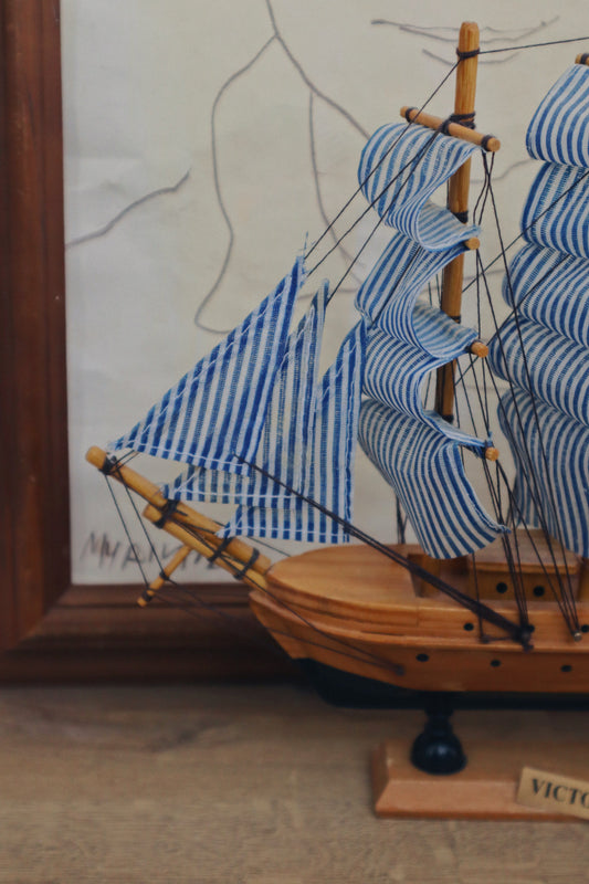 Corabie decorativă vintage din lemn și bumbac
