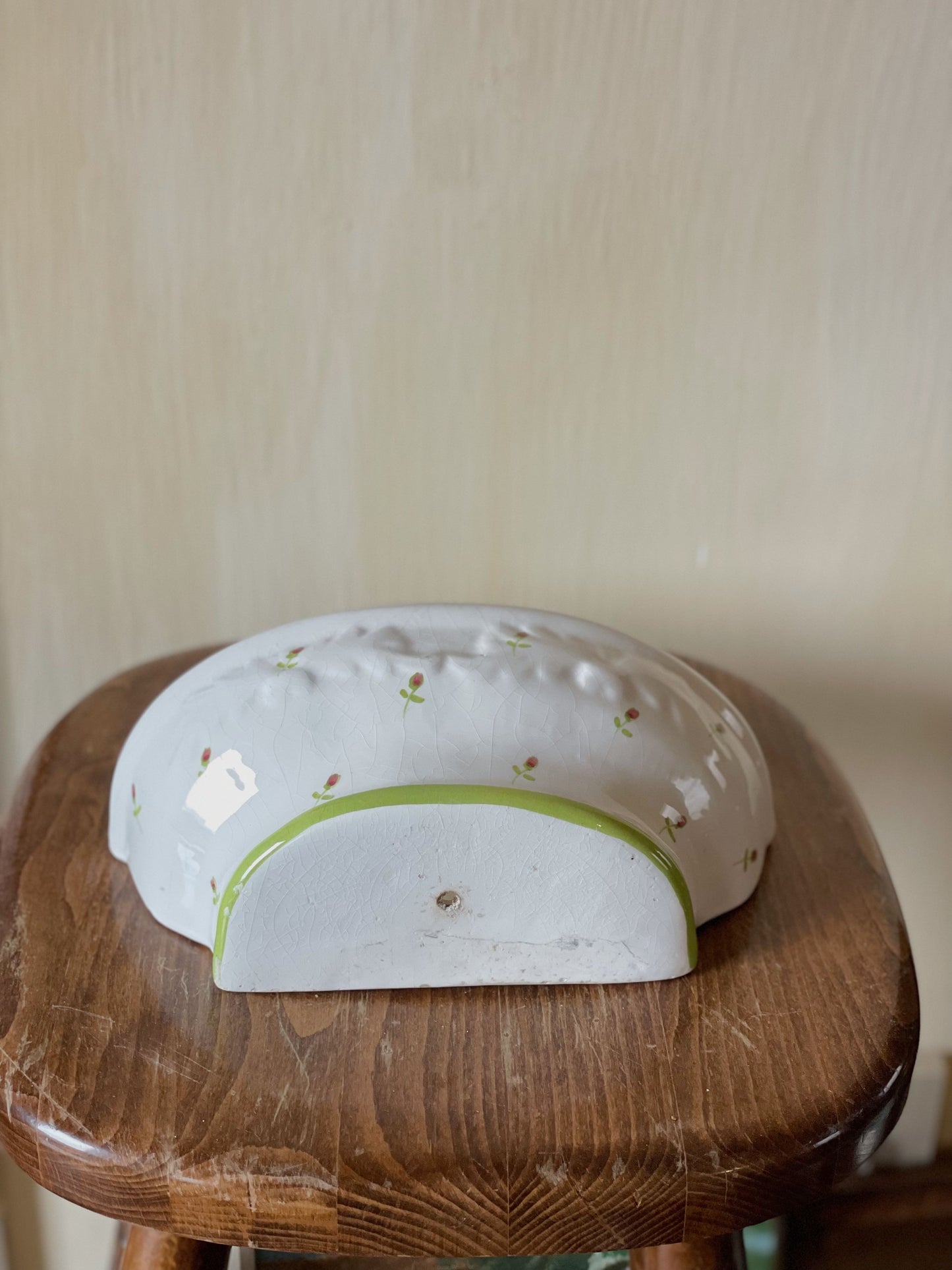 Suport floral din ceramică pictată manual