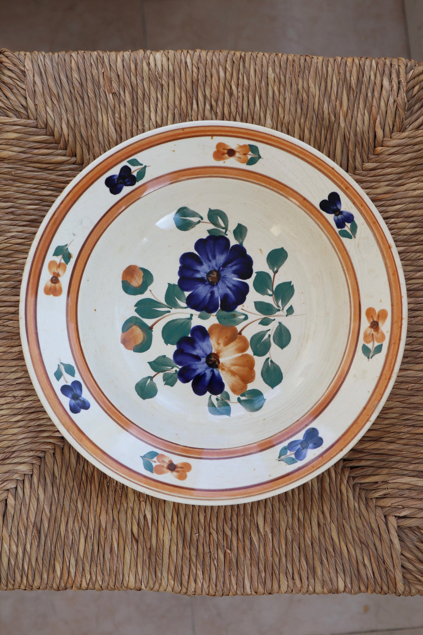 Farfurie florală adâncă vintage pictată manual
