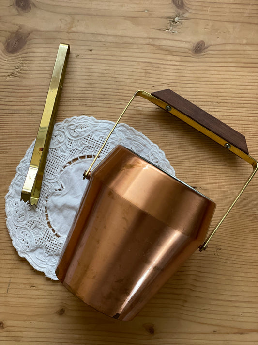 Găletuță și clește din cupru, 1950