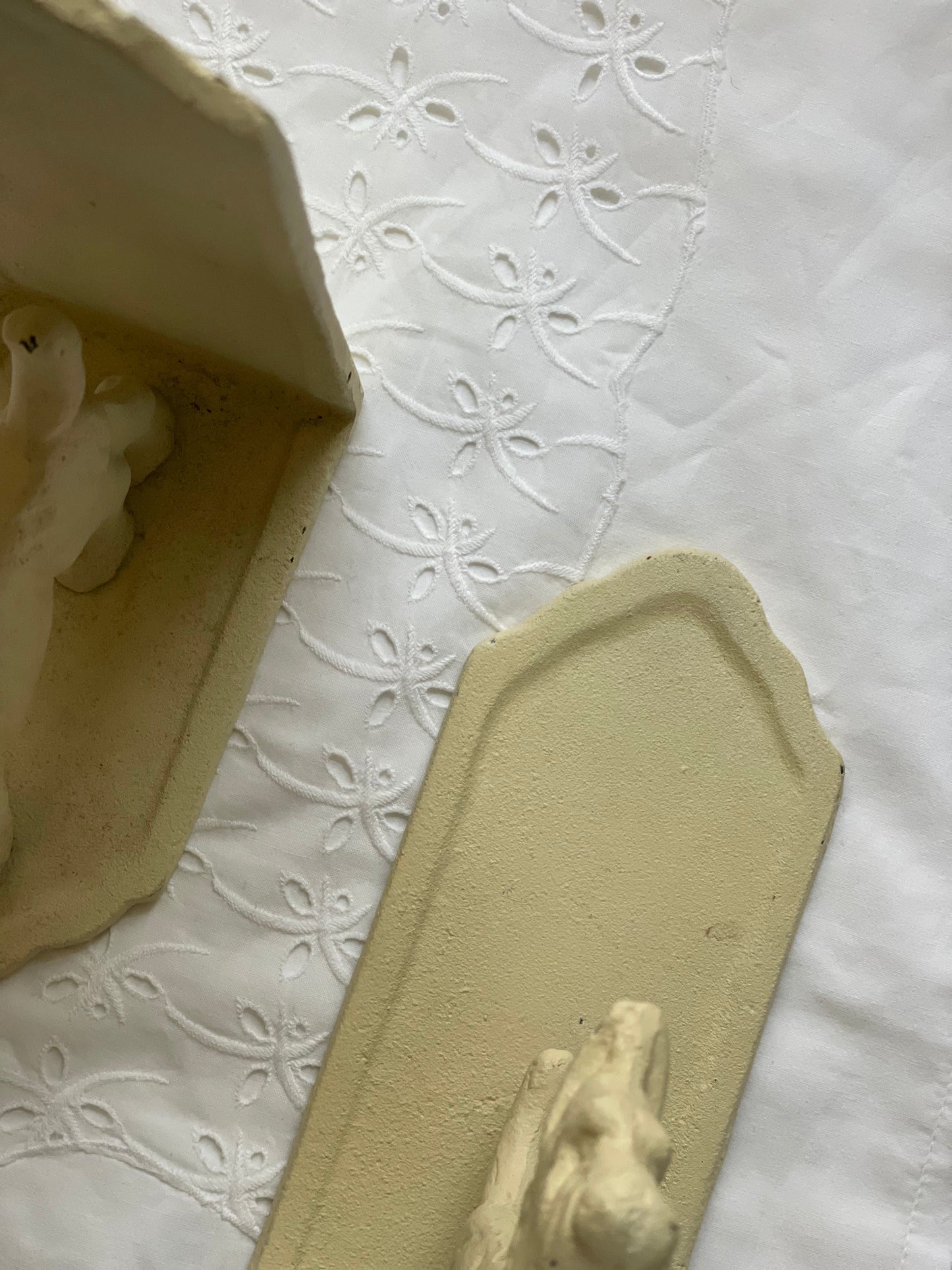 2 suporturi vintage pentru cărți vintage din fontă