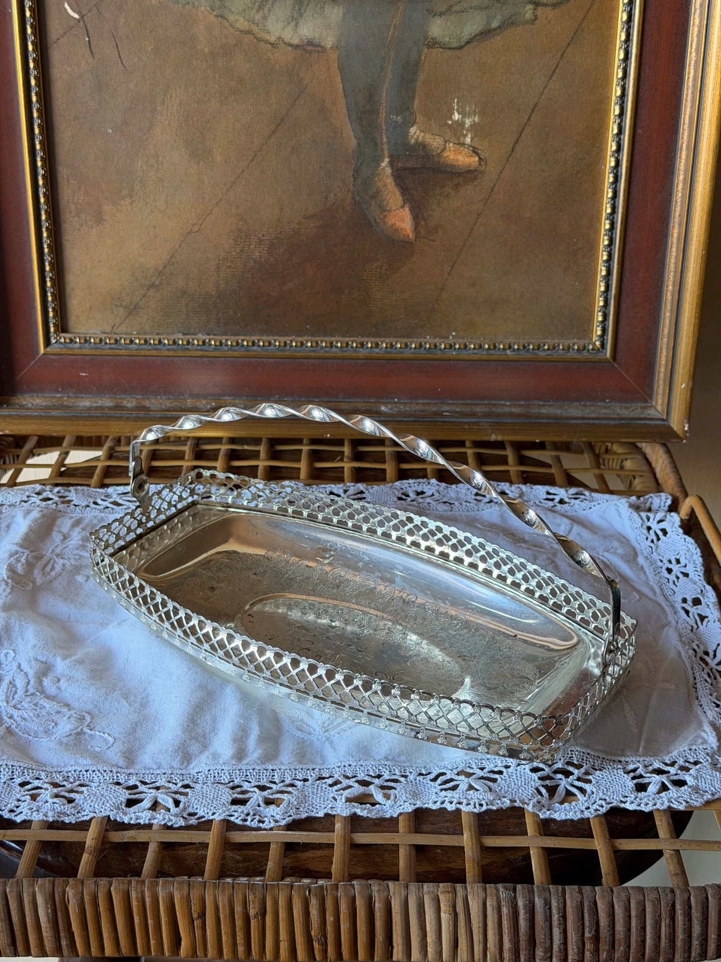 Tavǎ vintage cu mâner Queen Anne England placatǎ cu argint, 1970