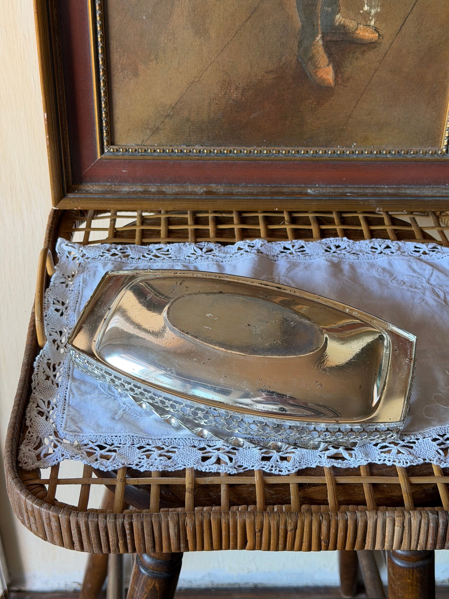 Tavǎ vintage cu mâner Queen Anne England placatǎ cu argint, 1970