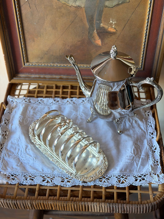 Suport englezesc de pâine prǎjitǎ placat cu argint