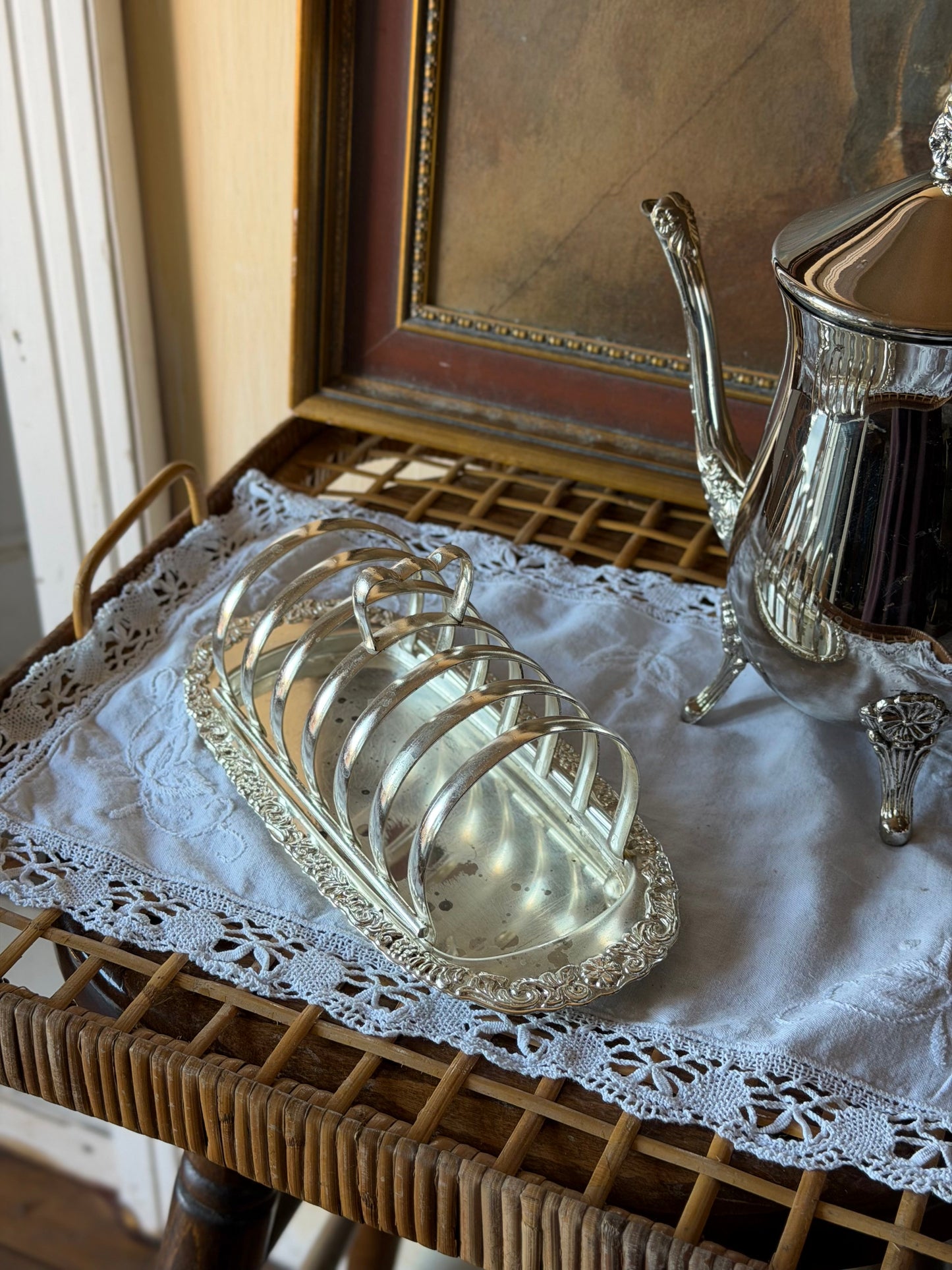 Suport englezesc de pâine prǎjitǎ placat cu argint