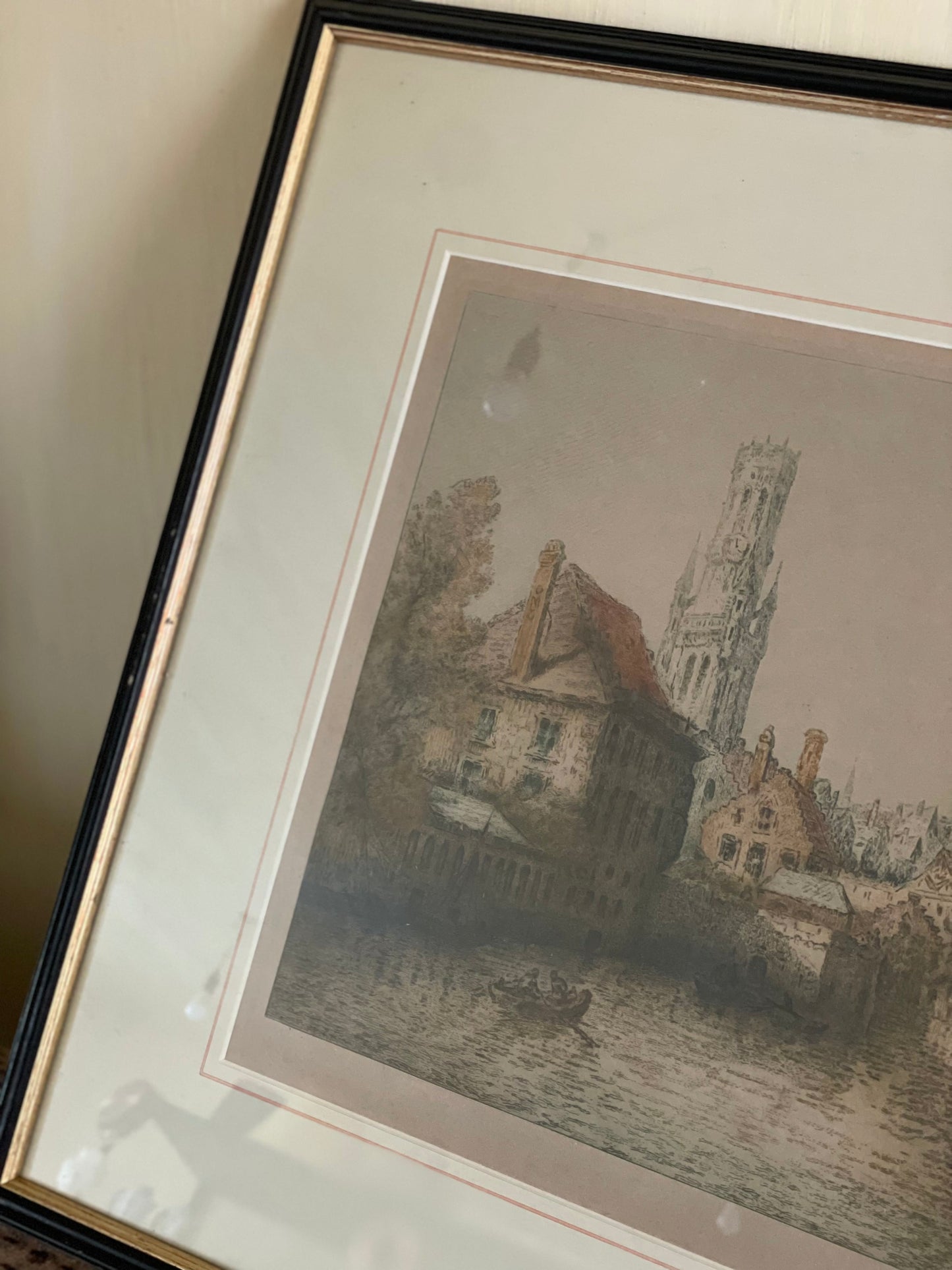 Gravură înrămată, peisaj urban, semnată