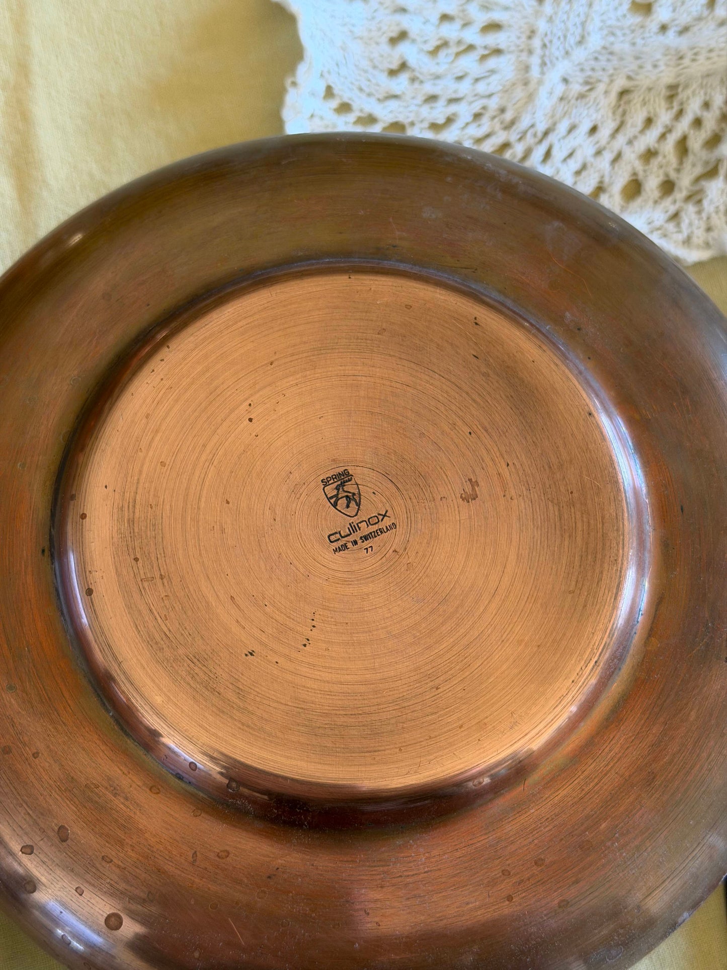 Cratițǎ și capac din cupru ciocănit Spring Culinox Switzerland