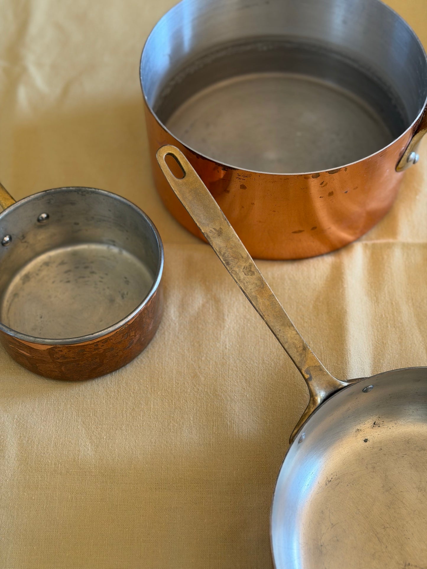 Tigaie medie din cupru și alamǎ, 1970s