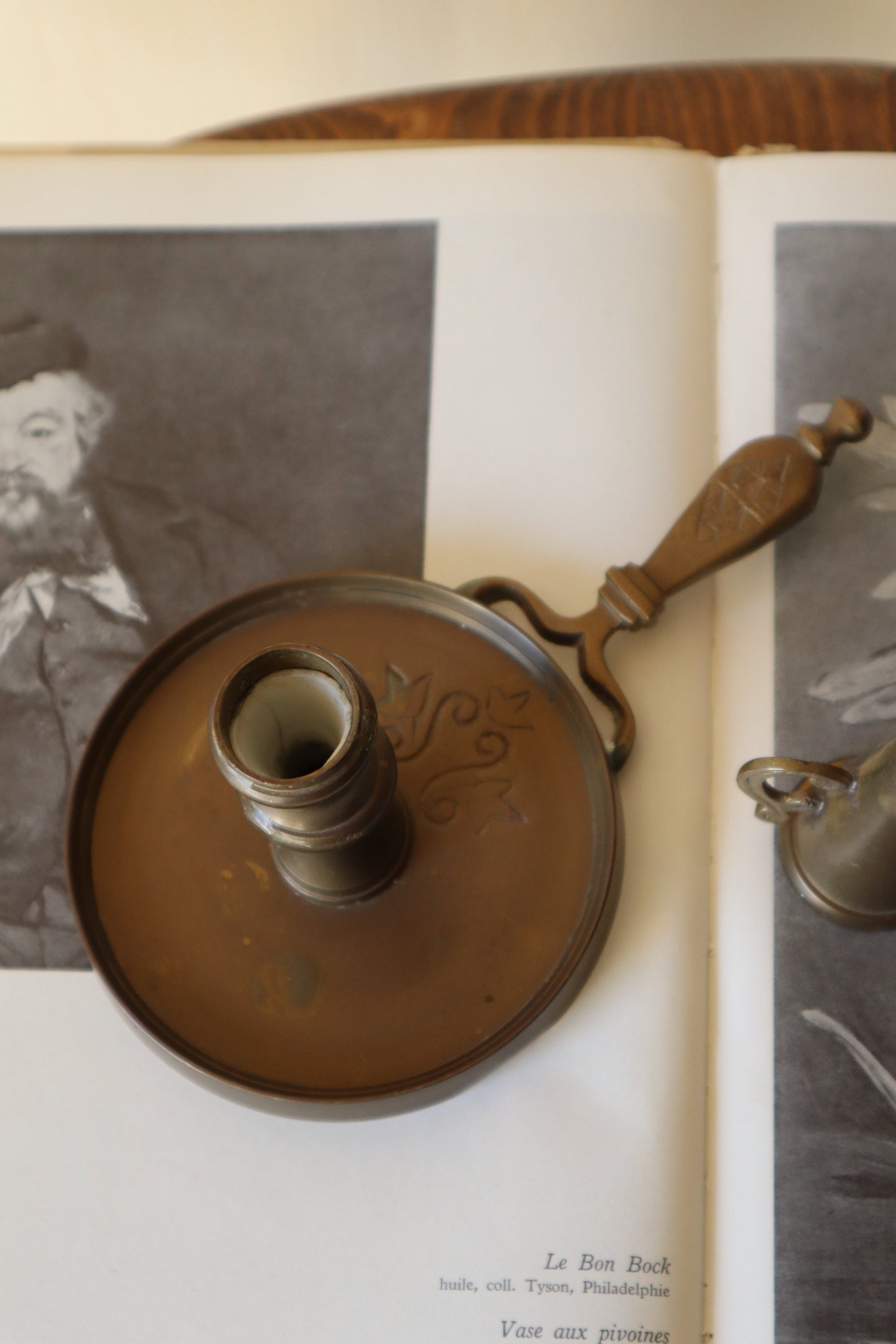 Suport și stingător de lumânări indian din alamă