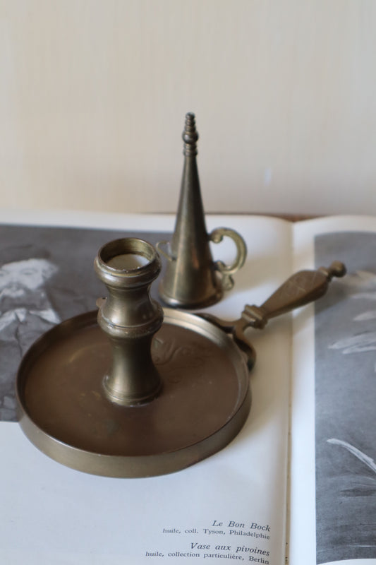 Suport și stingător de lumânări indian din alamă