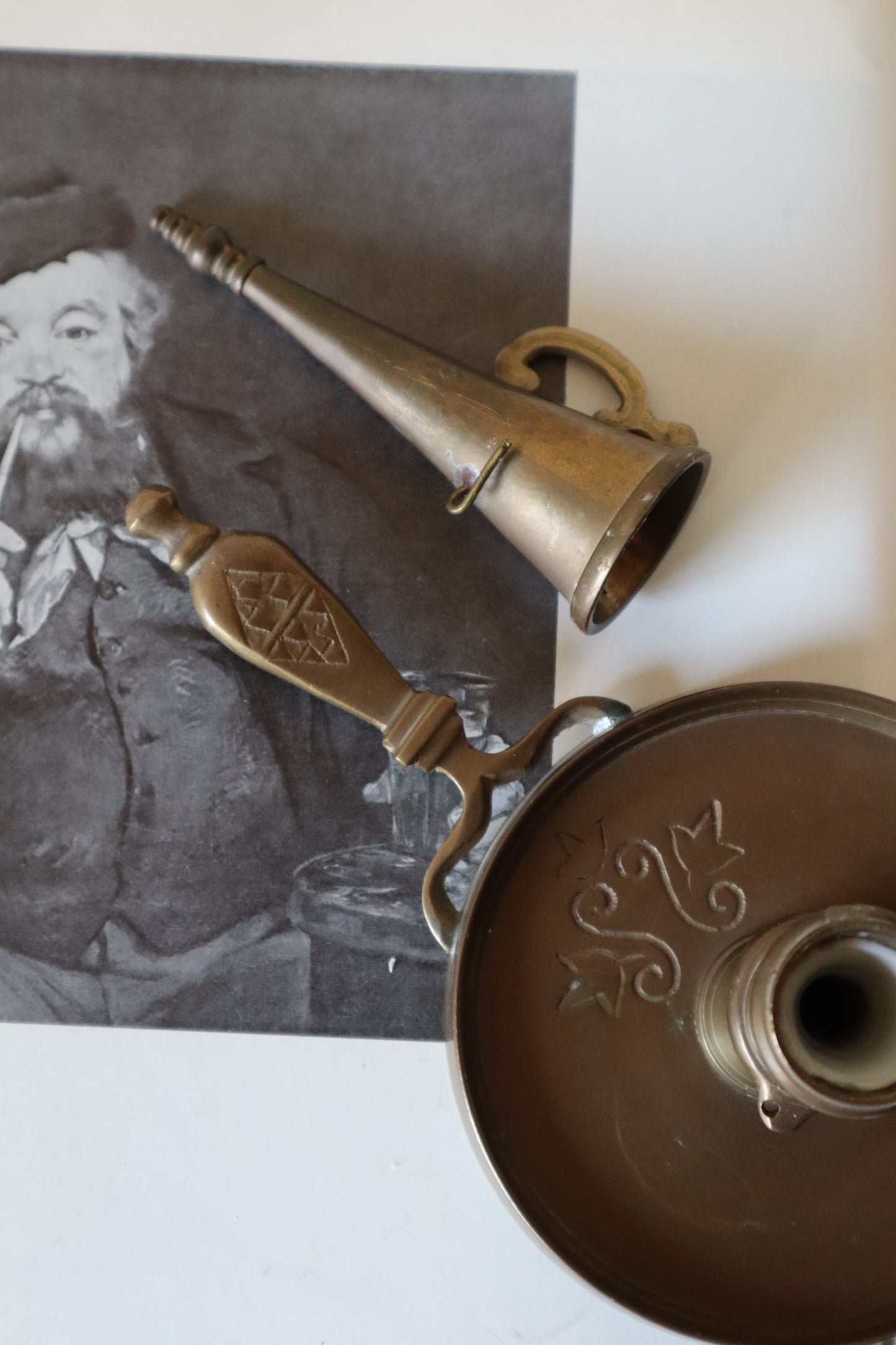 Suport și stingător de lumânări indian din alamă