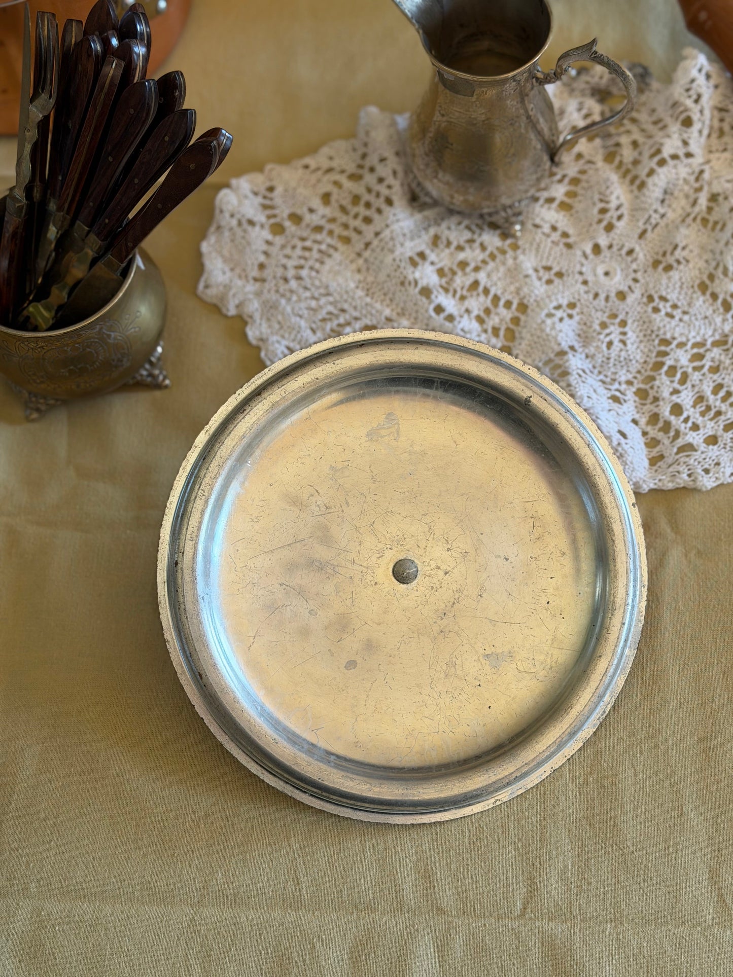 Cratițǎ vintage din cupru și alamǎ cu capac deosebit, 1960