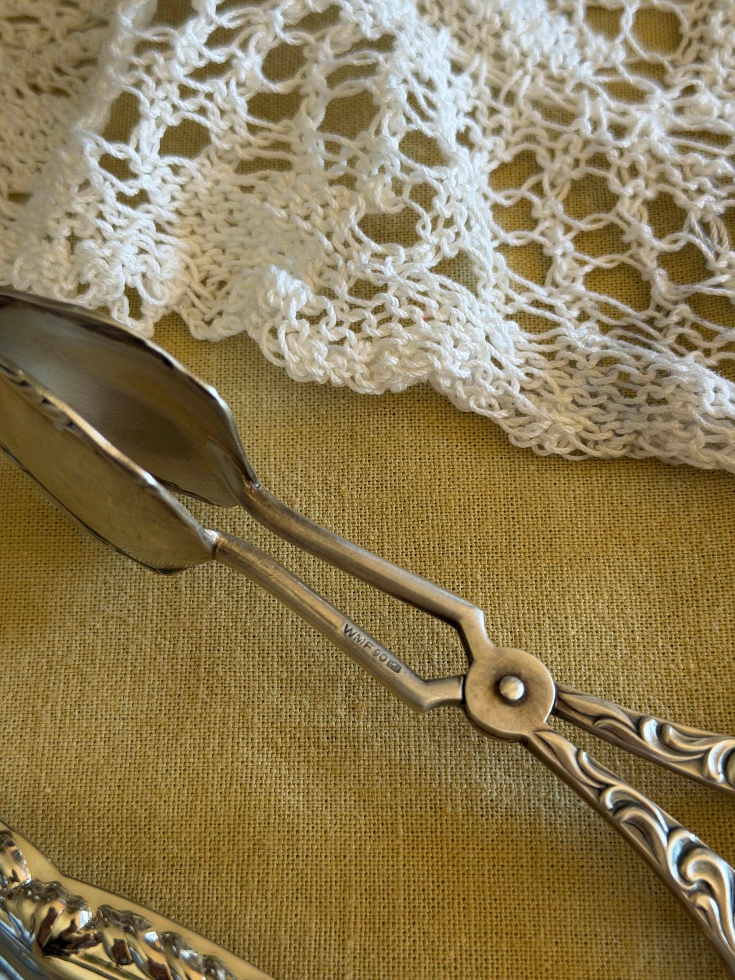 Clește argintat WMF pentru servire cu motive florale Art Nouveau