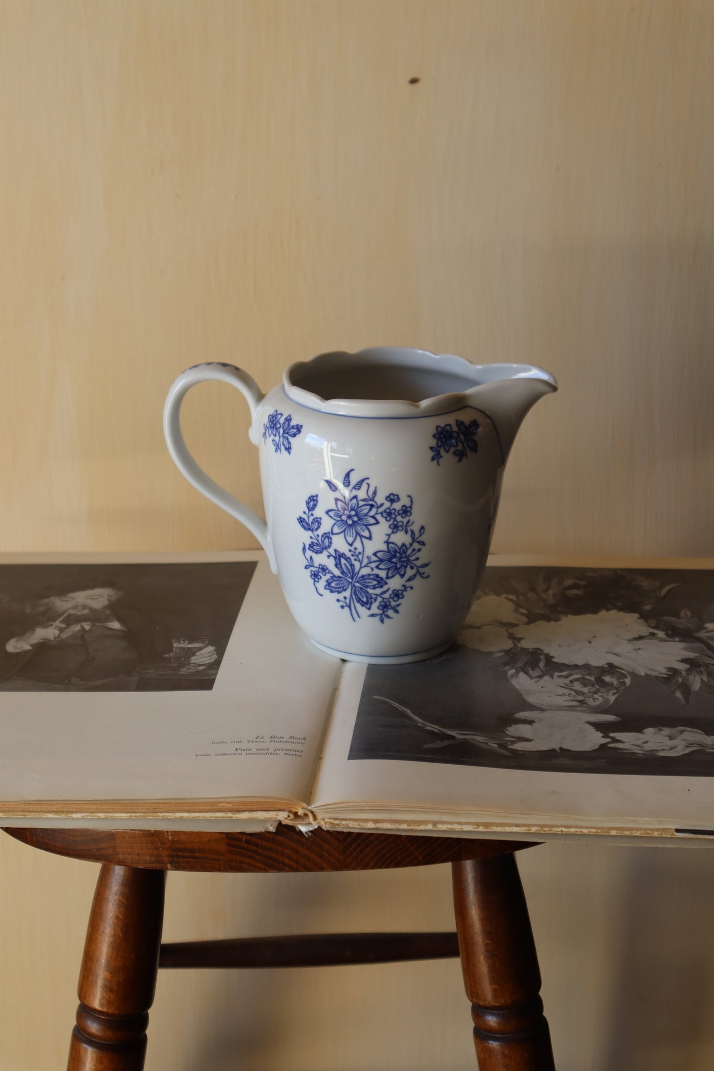 Ulcior din porțelan floral