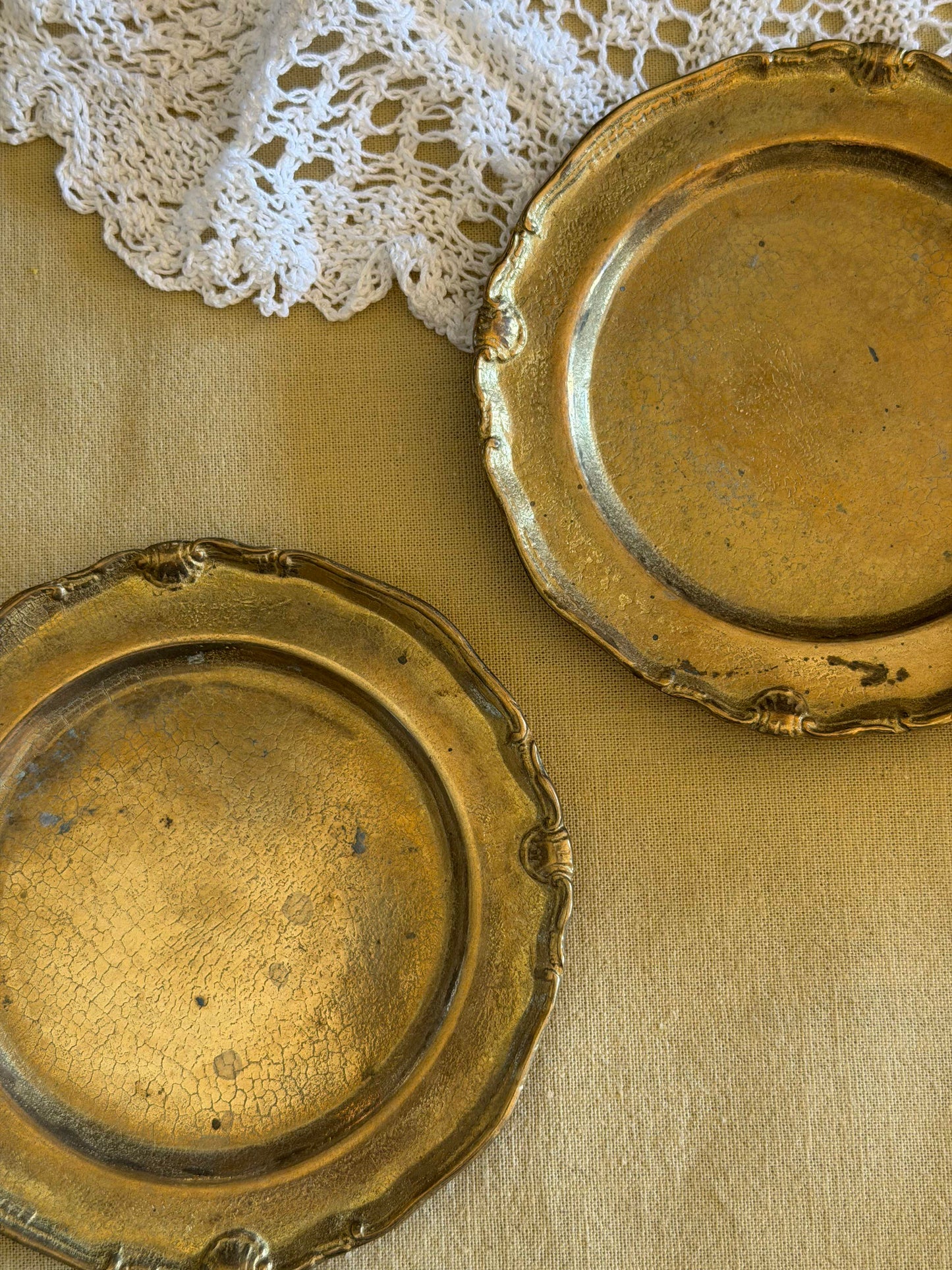 Set de 2 farfurioare din alamǎ vintage