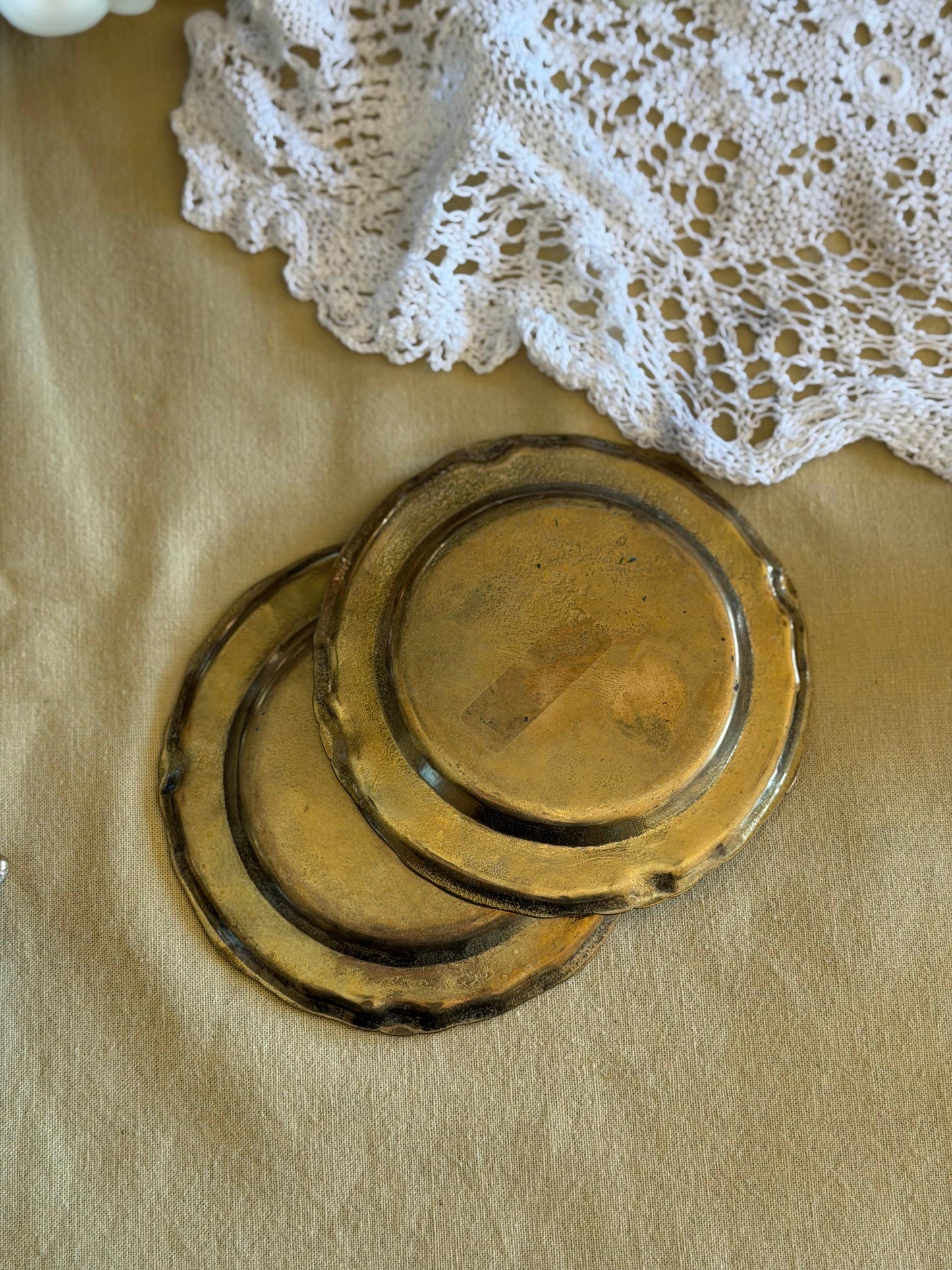 Set de 2 farfurioare din alamǎ vintage