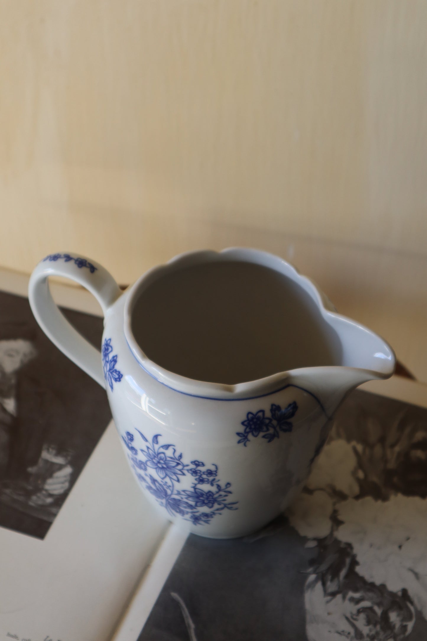 Ulcior din porțelan floral