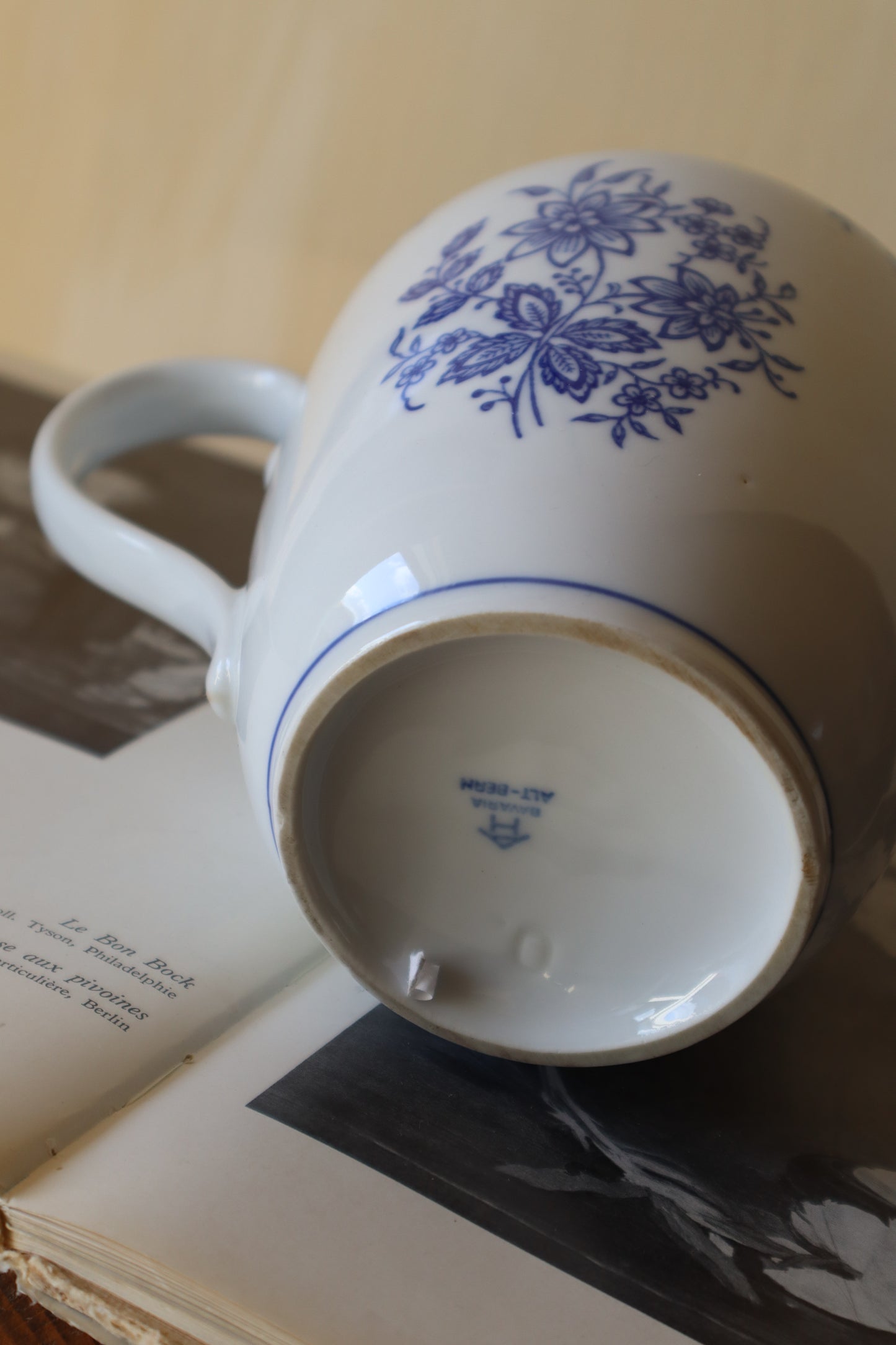 Ulcior din porțelan floral