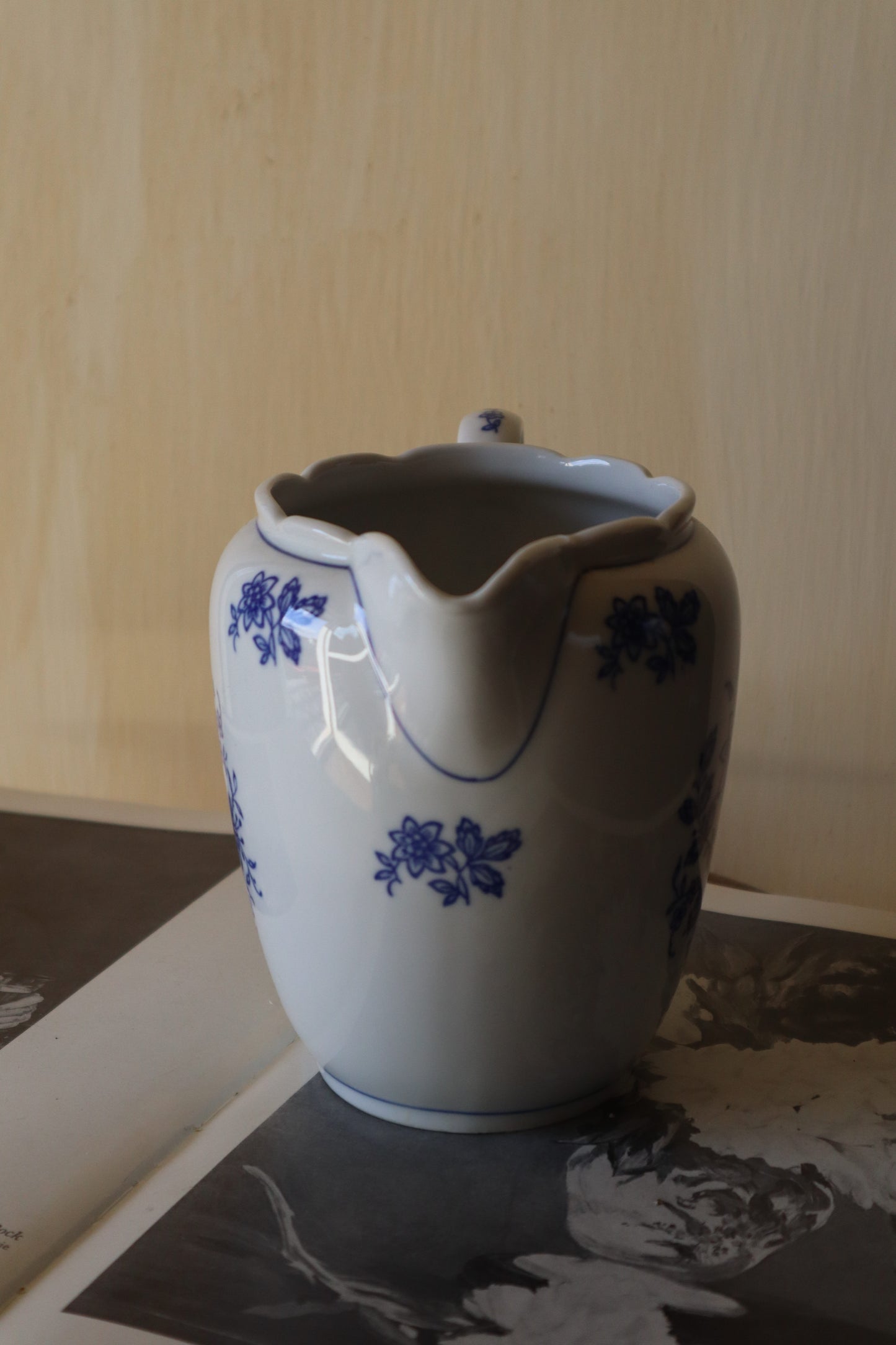 Ulcior din porțelan floral