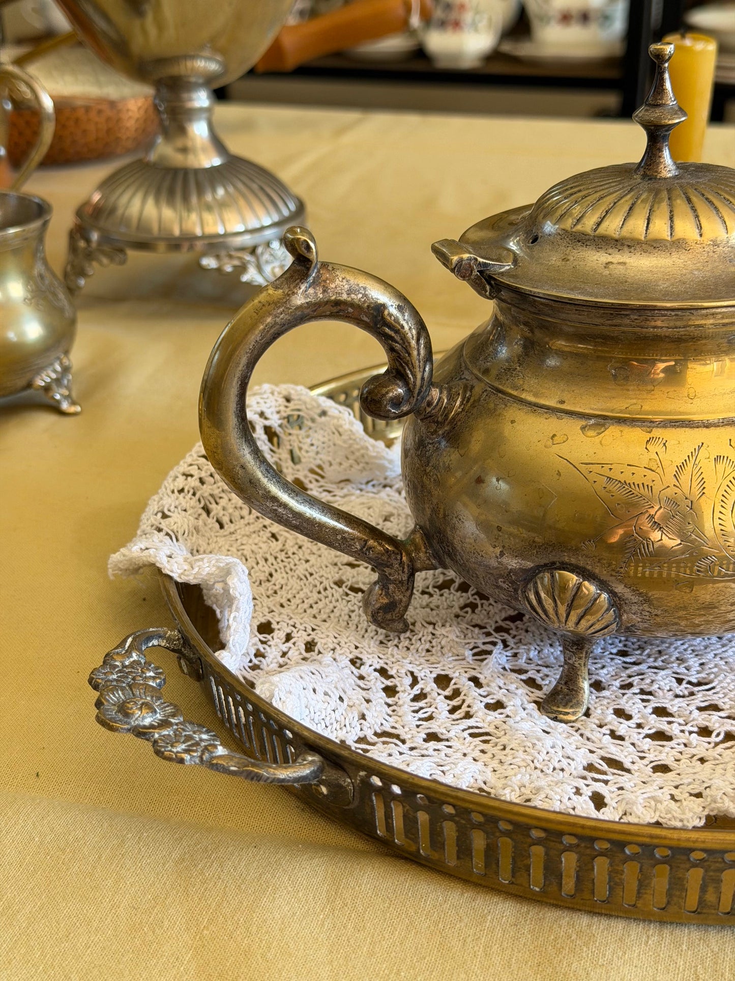 Ceainic din alamǎ argintatǎ masivǎ gravatǎ, cca 1930