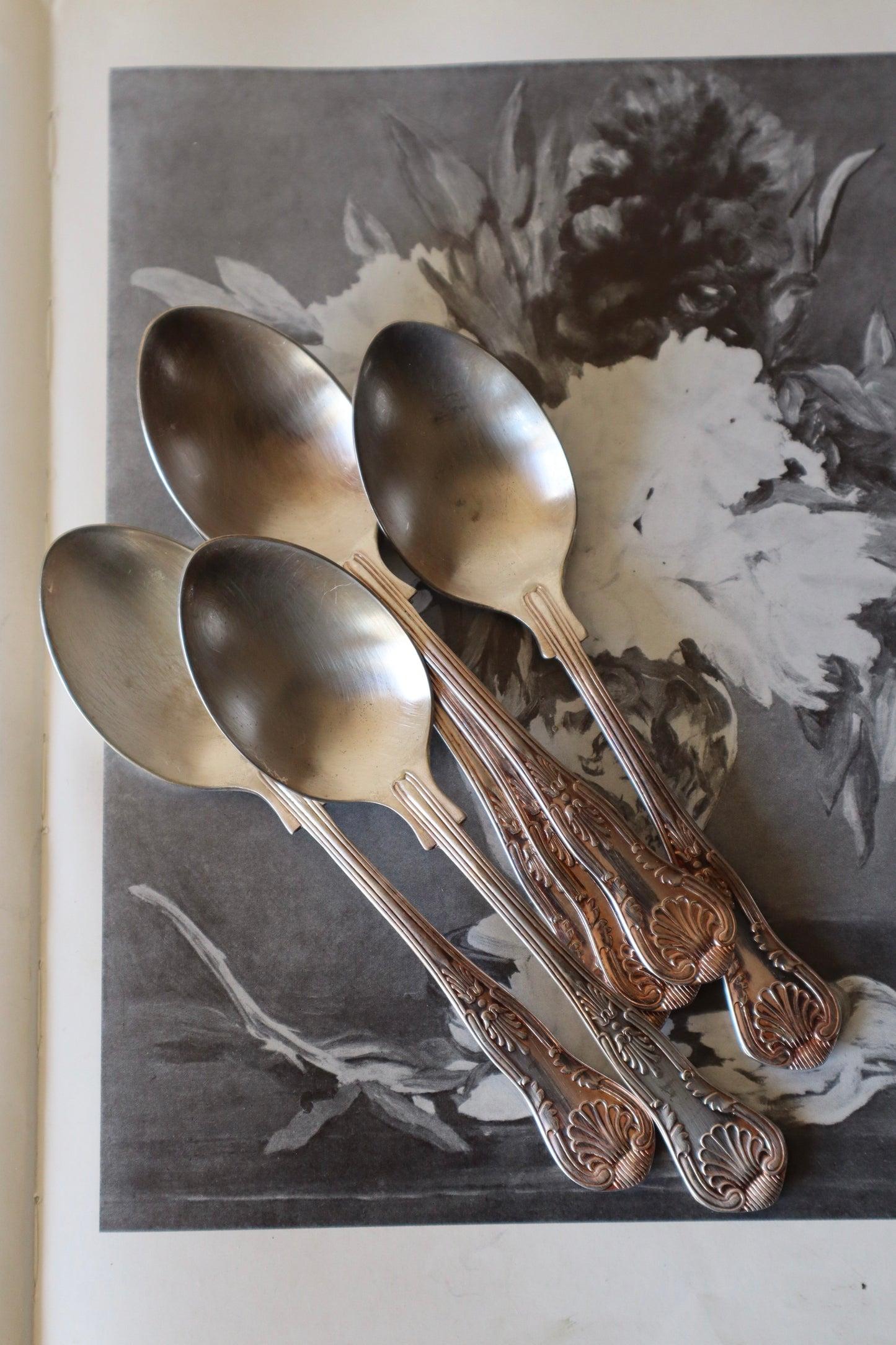 Set 6 linguri argintate model "Kings" de Newbridge Silverware