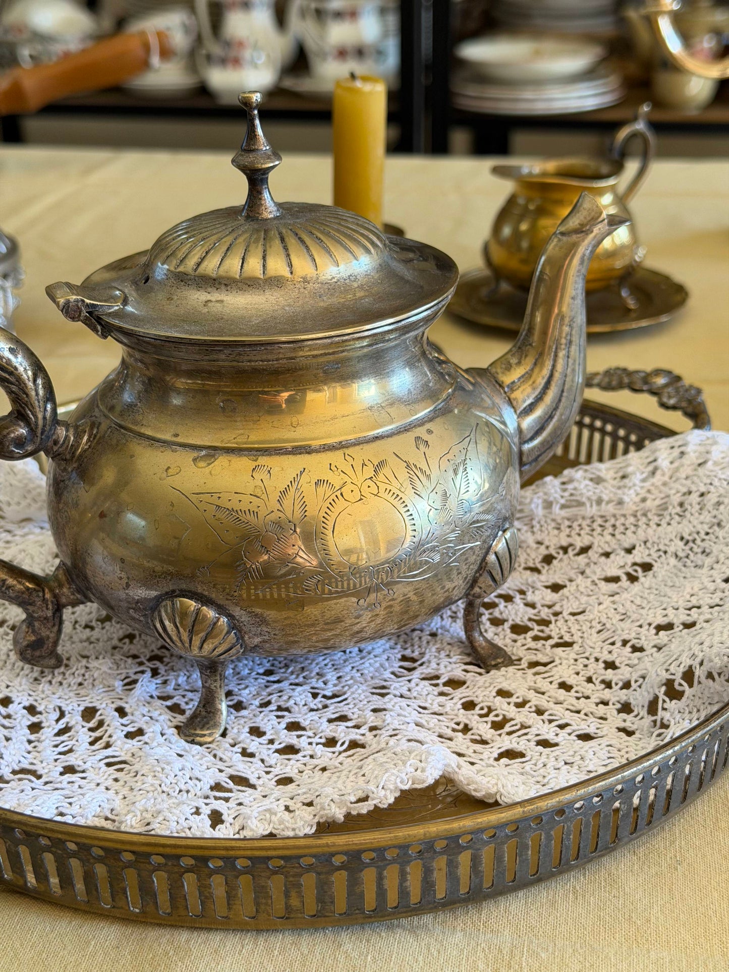 Ceainic din alamǎ argintatǎ masivǎ gravatǎ, cca 1930