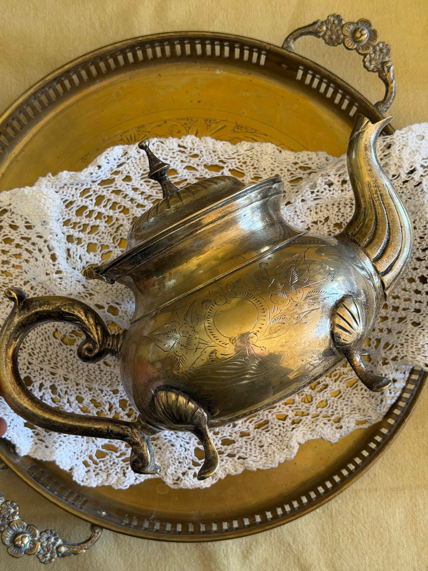 Ceainic din alamǎ argintatǎ masivǎ gravatǎ, cca 1930