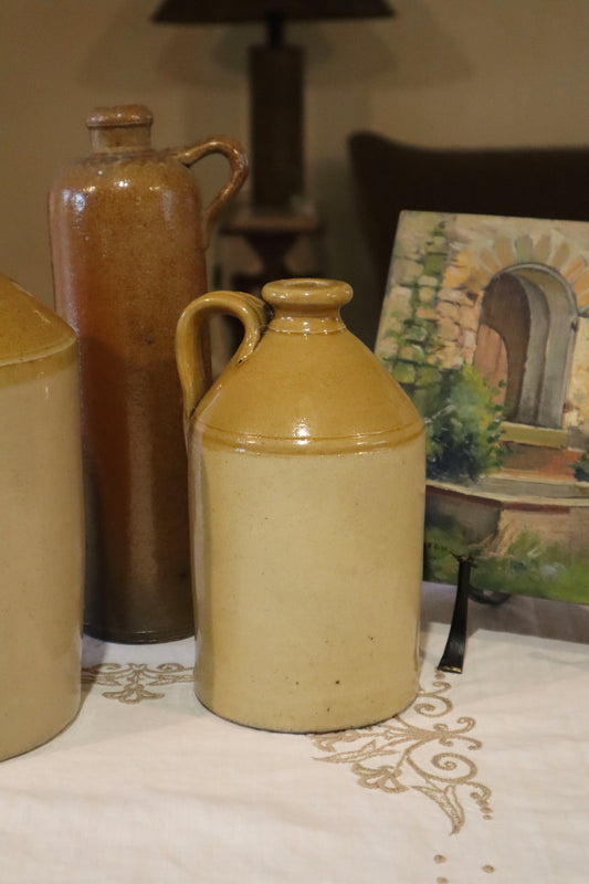 Vase din lut victoriene, sec IX