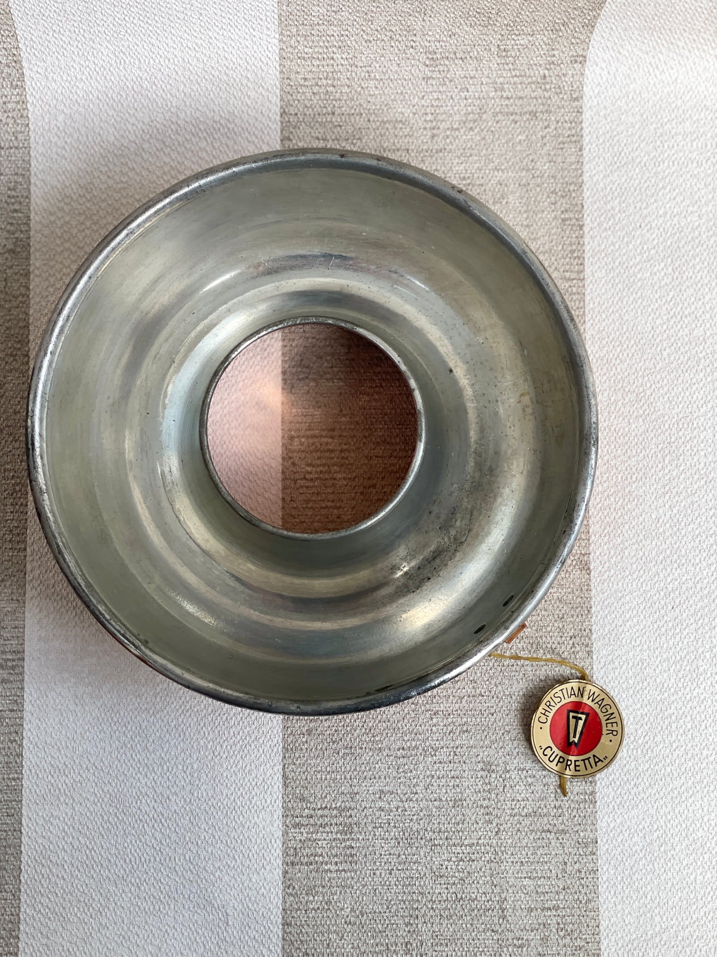 Formă vintage de copt rotundă din cupru Christian Wagner