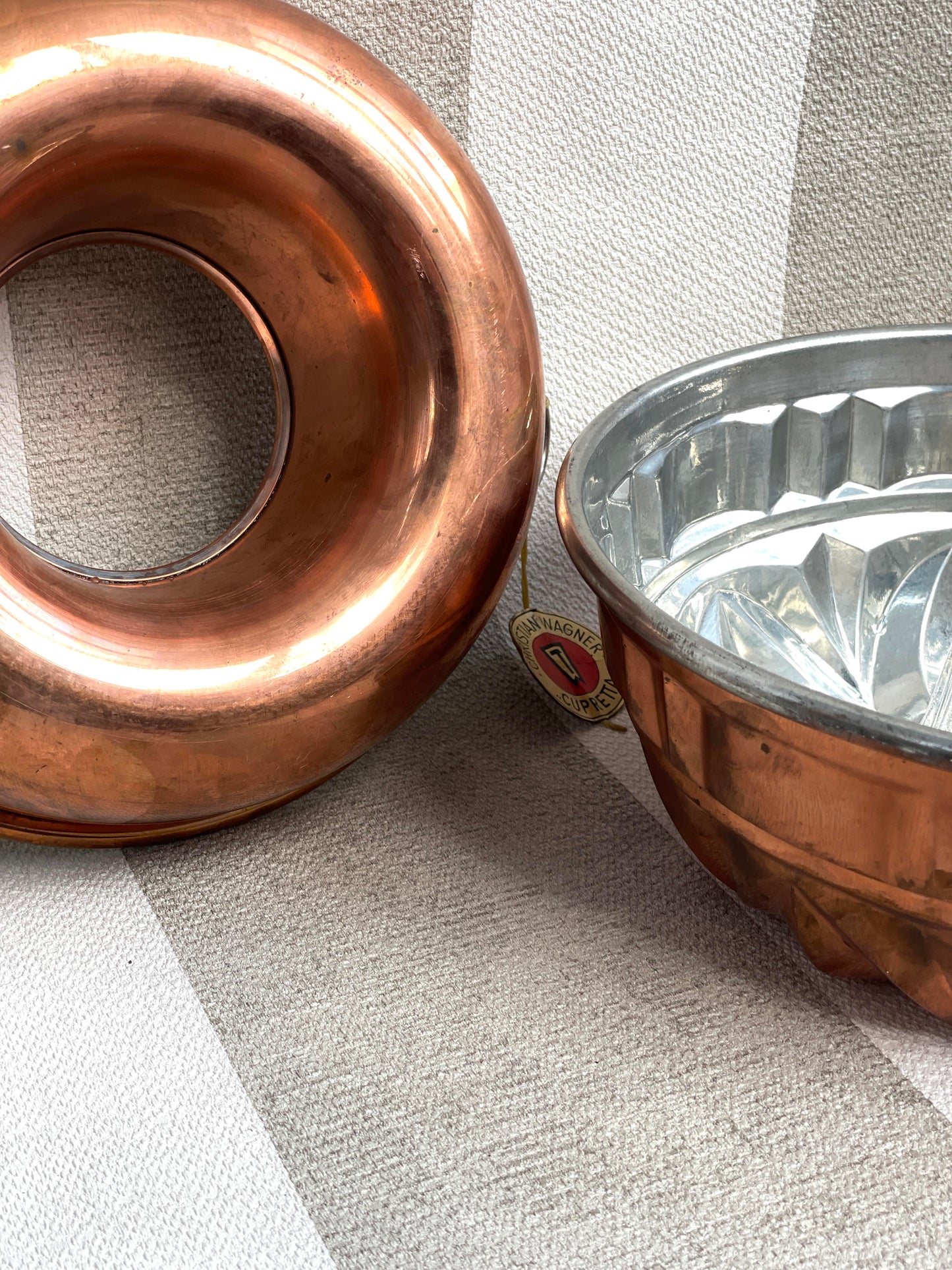 Formă vintage de copt rotundă din cupru Christian Wagner