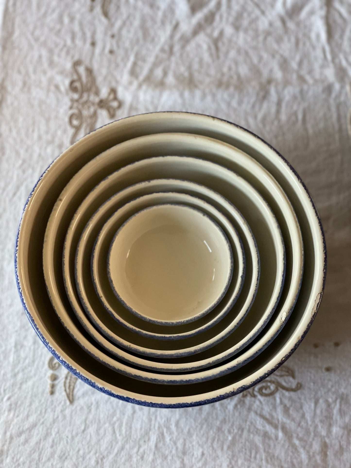 Vase de frământat din ceramică