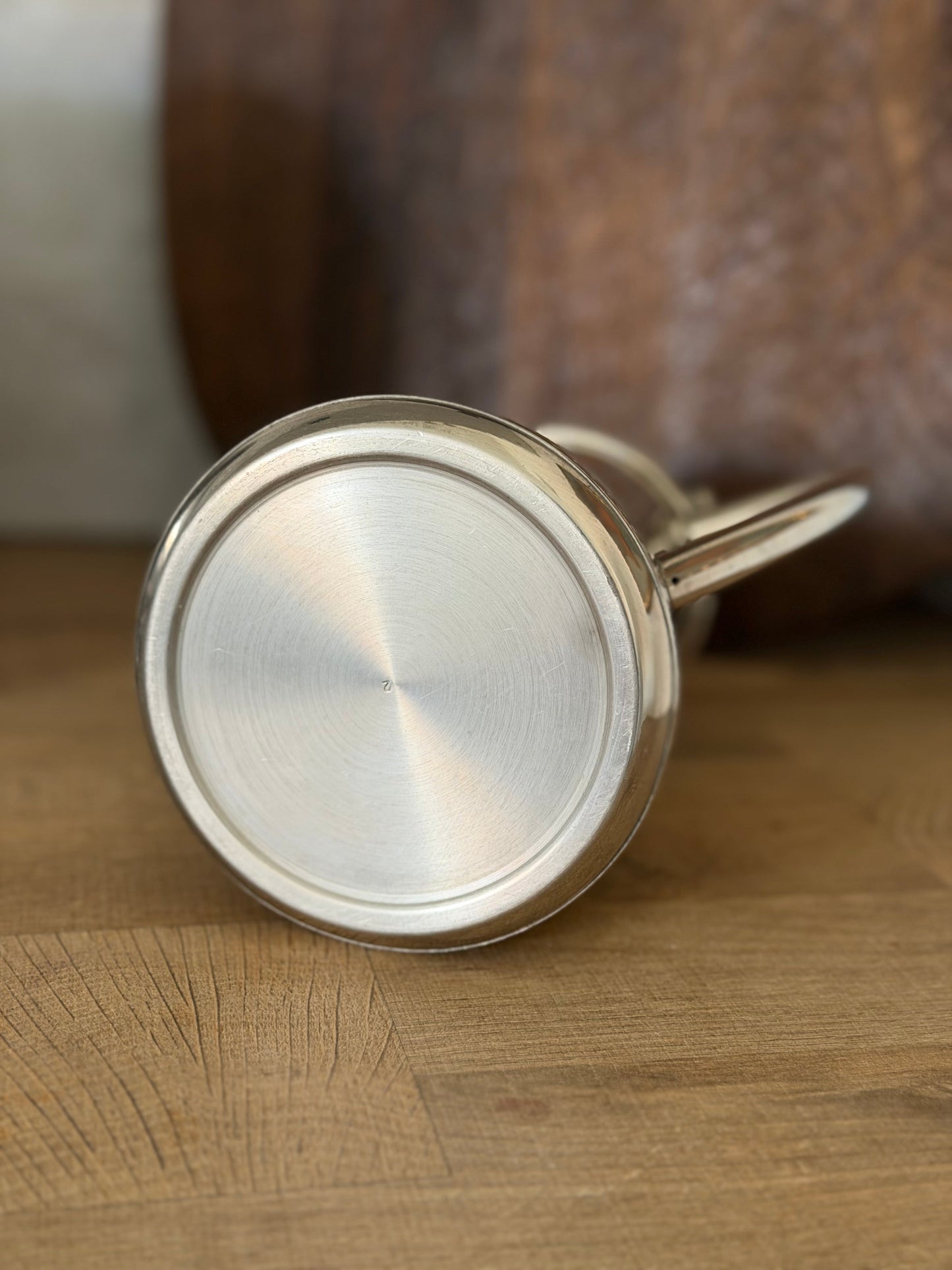 `Cafetierǎ din inox Art Nouveau
