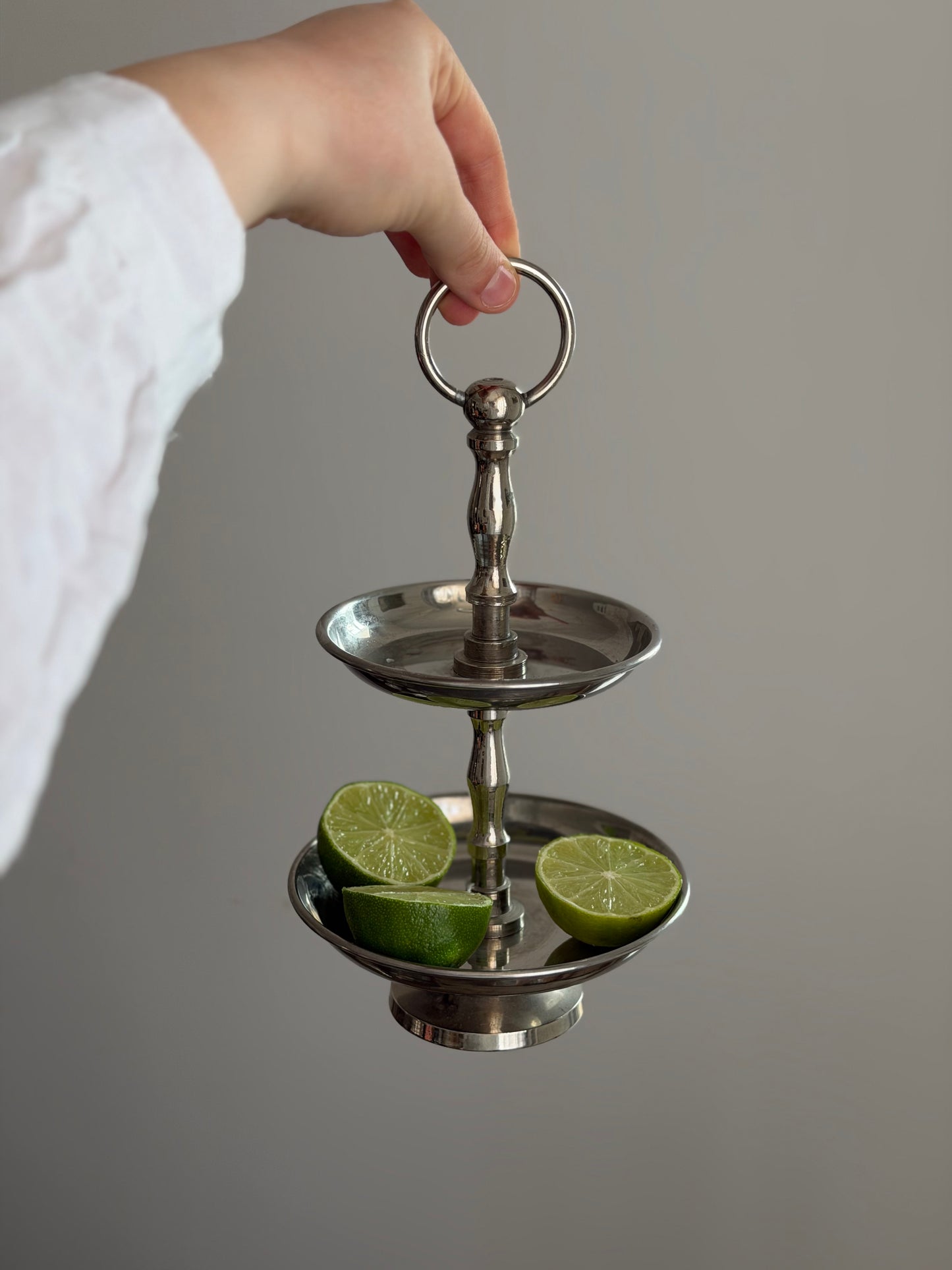 Platou supraetajat vintage din inox
