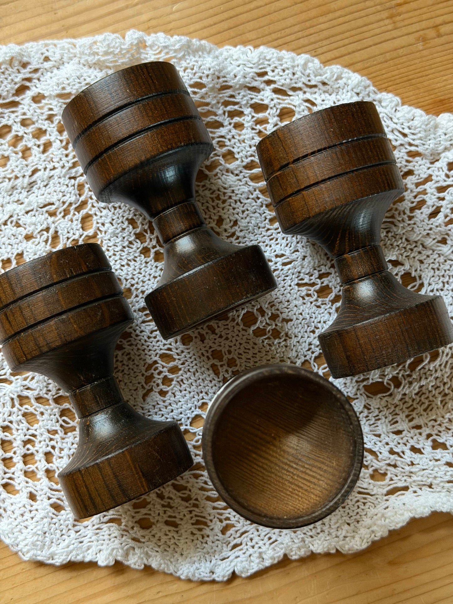 Set de 4 suporturi pentru oua din lemn, Mid-Century
