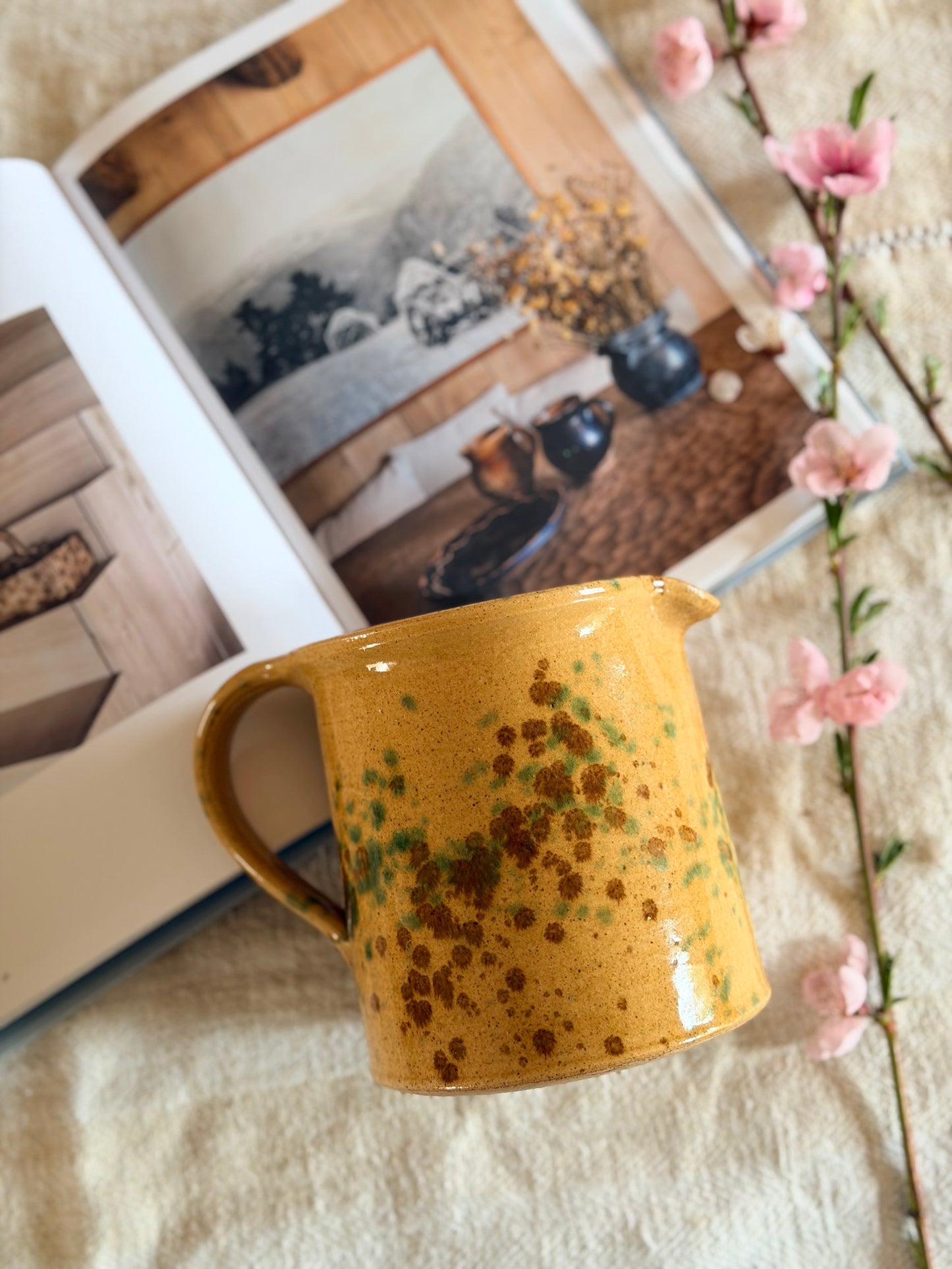 Carafa/vaza din ceramica lucrată manual, Franța