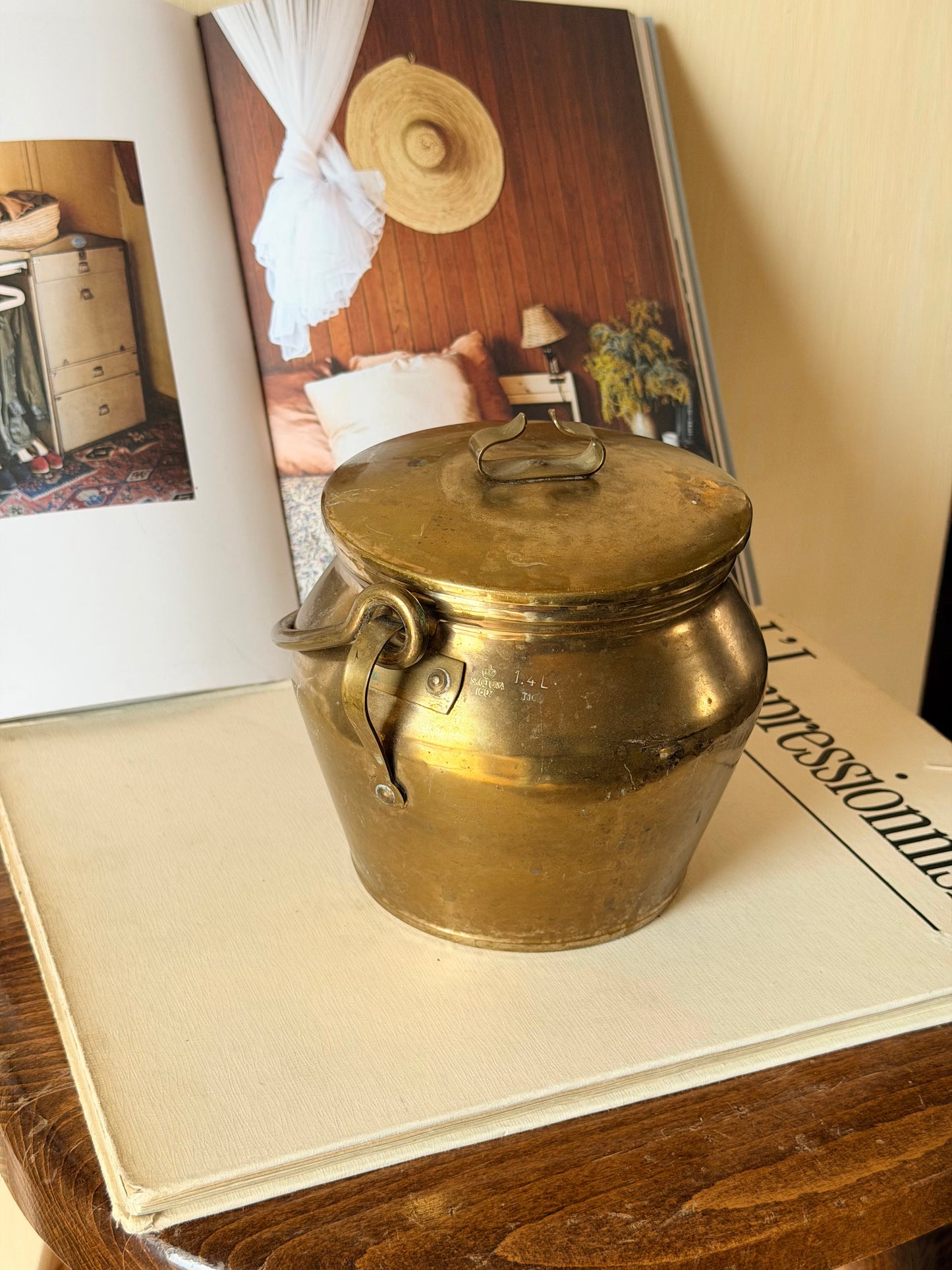 Recipient cu capac din alama, vintage Skultuna 1980