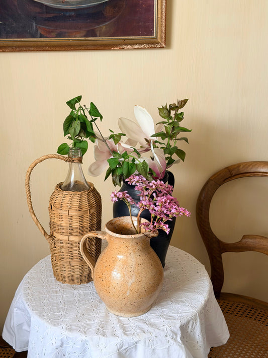 Vază tip ulcior din ceramică, Franța