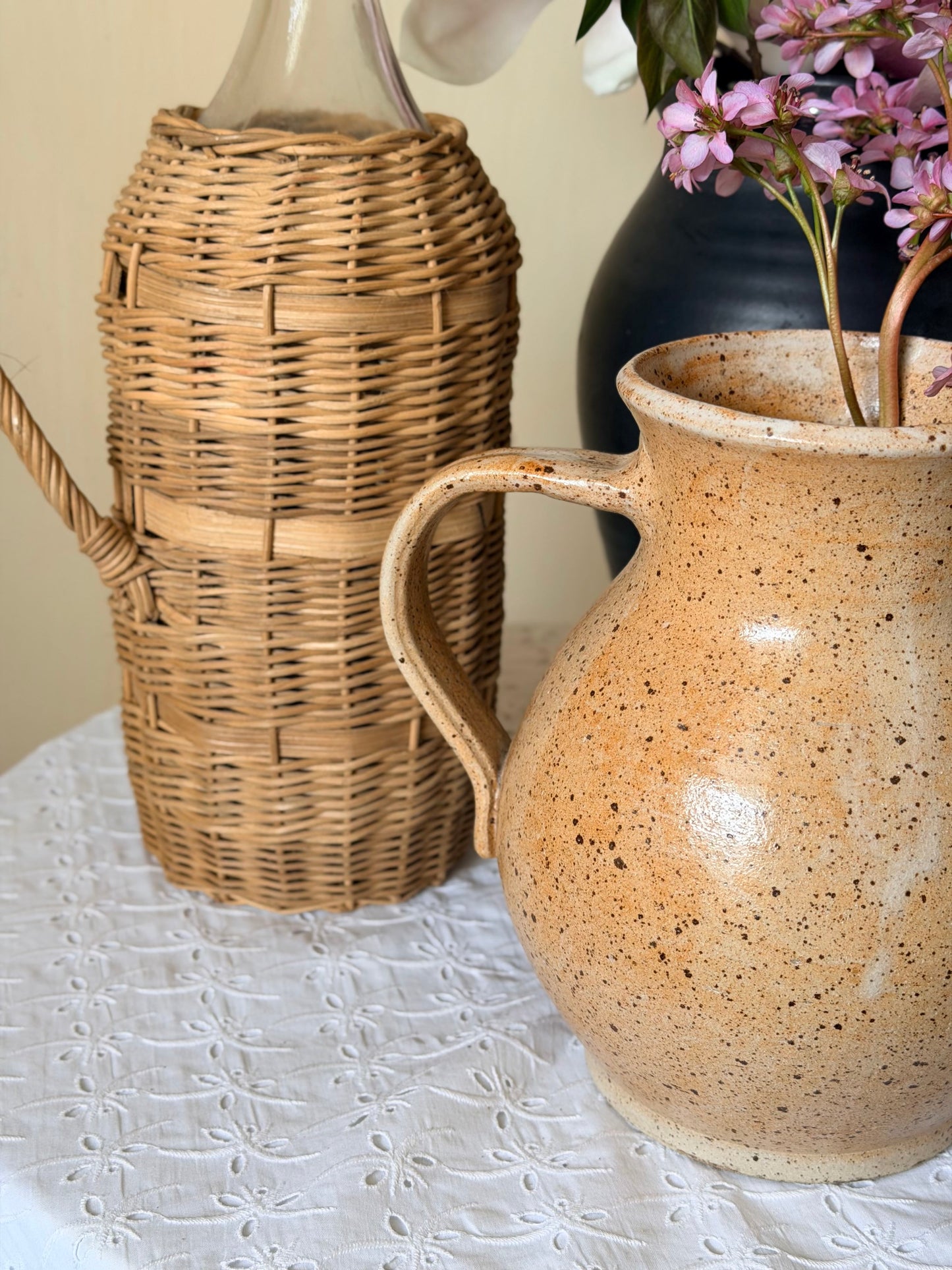 Vază tip ulcior din ceramică, Franța