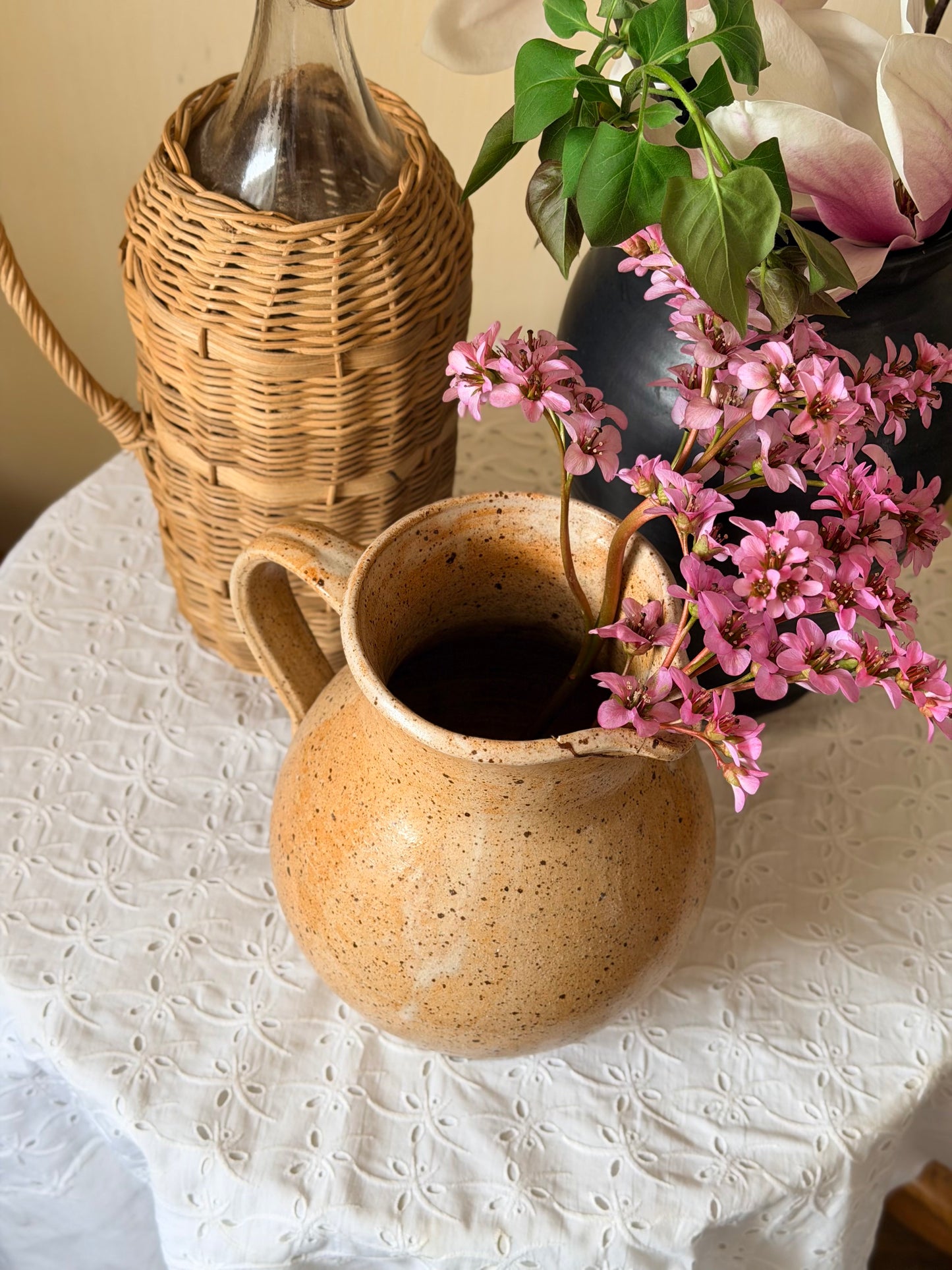 Vază tip ulcior din ceramică, Franța